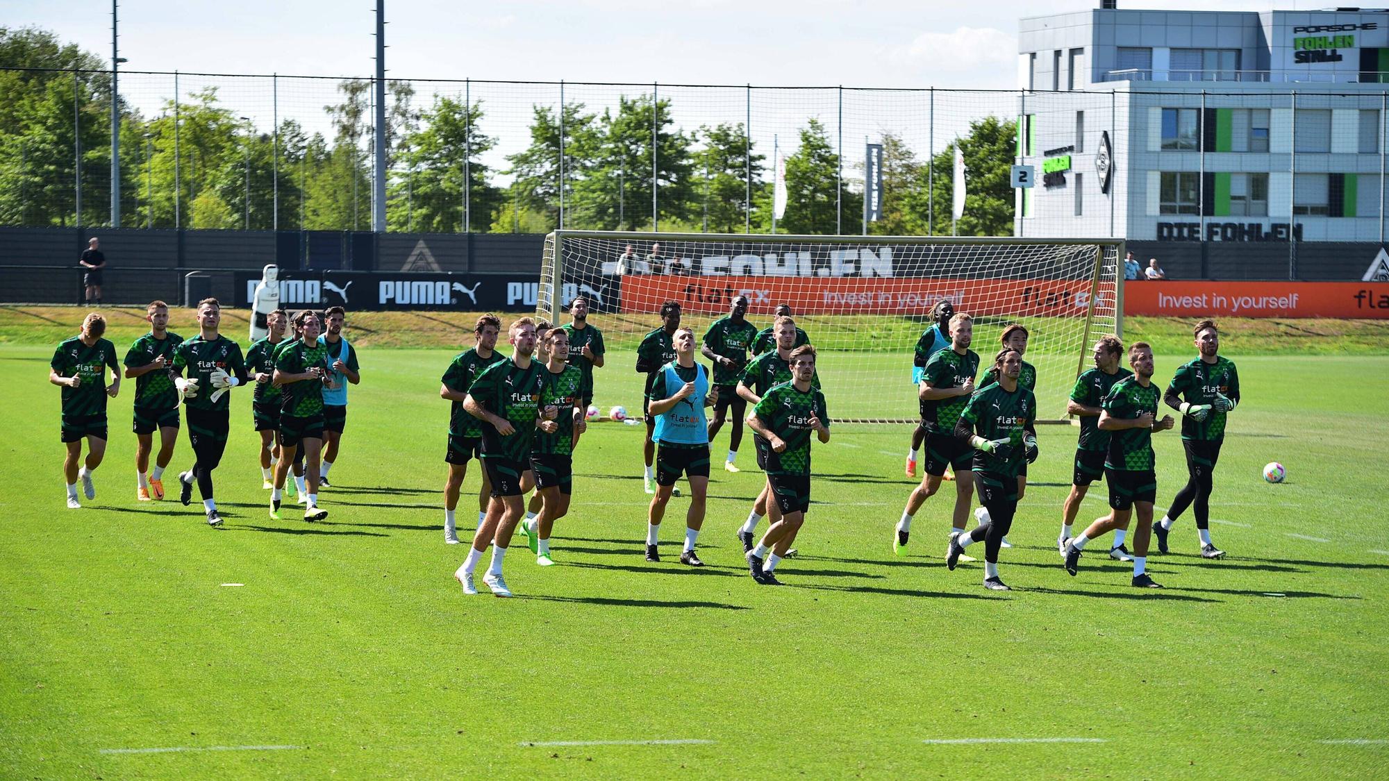 Das Team von Borussia Mönchengladbach am 1. September 2022 beim Training auf dem Trainingsplatz im Borussia-Park.