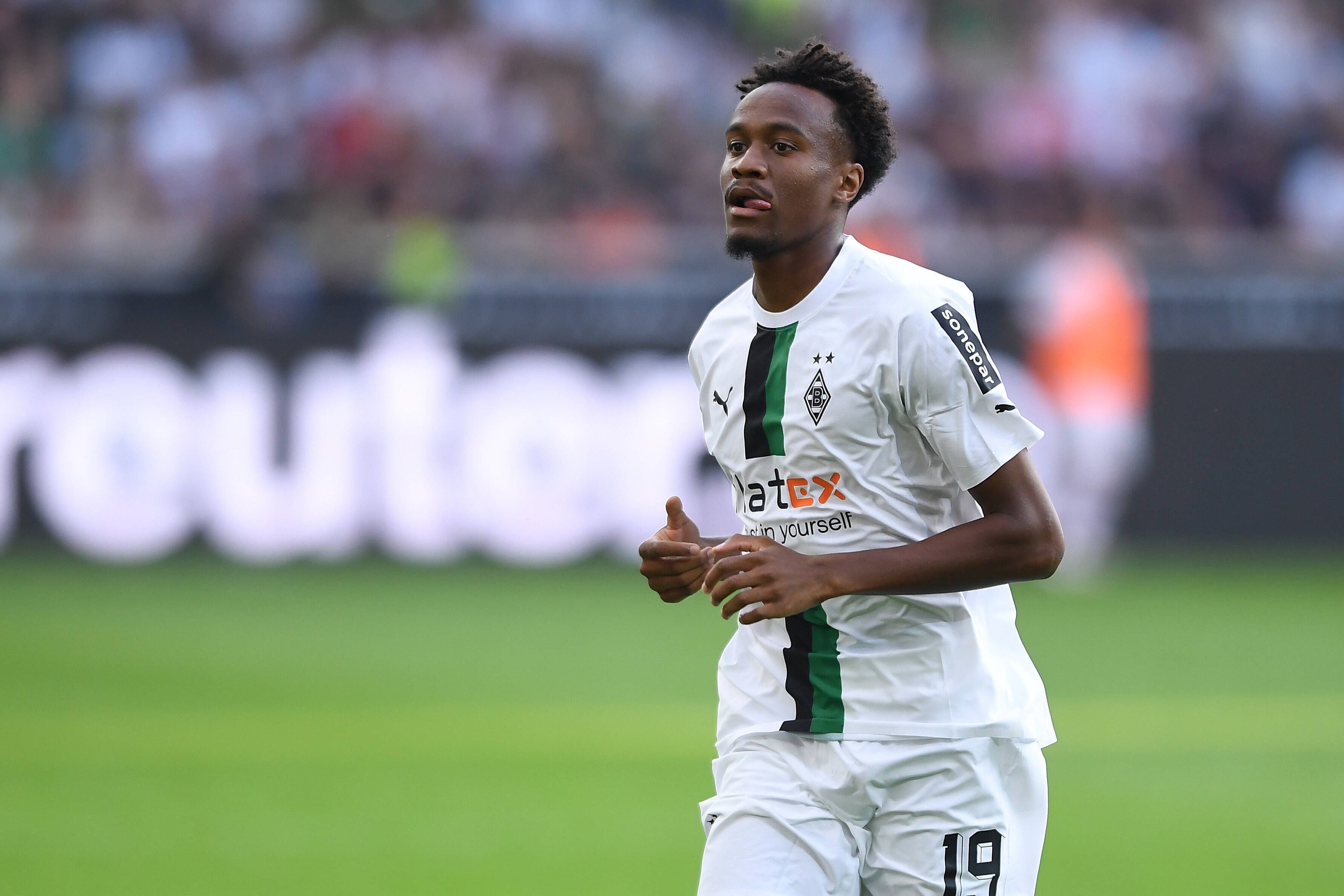 Nathan N'Goumou, Neuzugang bei Borussia Mönchengladbach, feierte am Sonntag (4. September 2022) im Heimspiel gegen Mainz 05 sein Bundesliga-Debüt im Trikot der Fohlen.