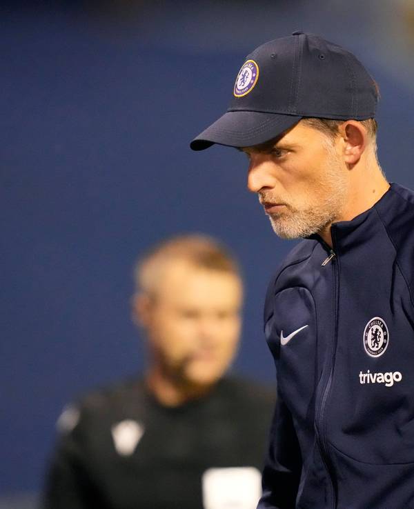Thomas Tuchel geht nach der Niederlage des FC Chelsea in der Champions League den Platz