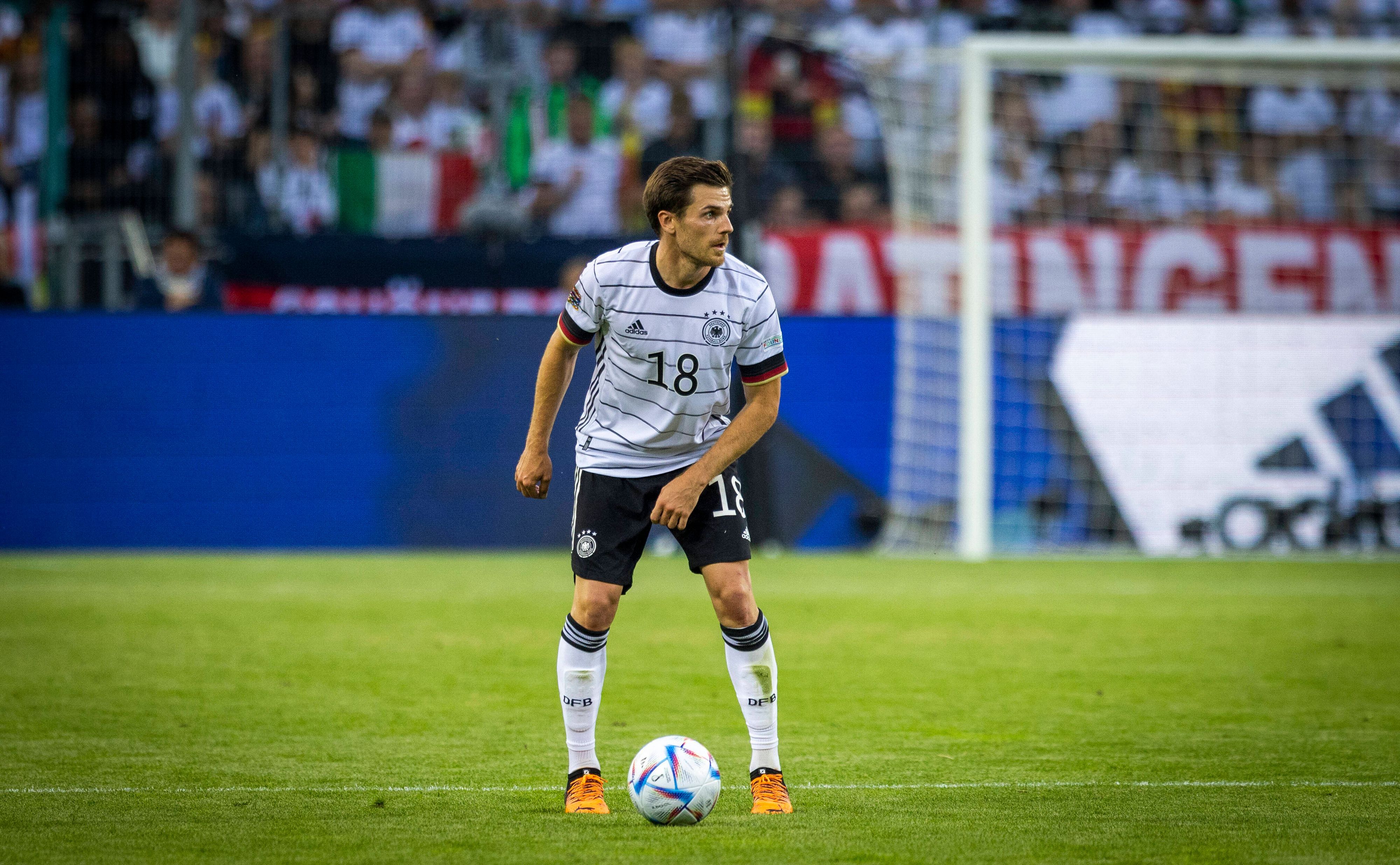 Jonas Hofmann am 14. Juni 2022 im Trikot der deutschen Nationalmannschaft beim Nations-League-Spiel gegen Italien im Borussia-Park in Mönchengladbach.