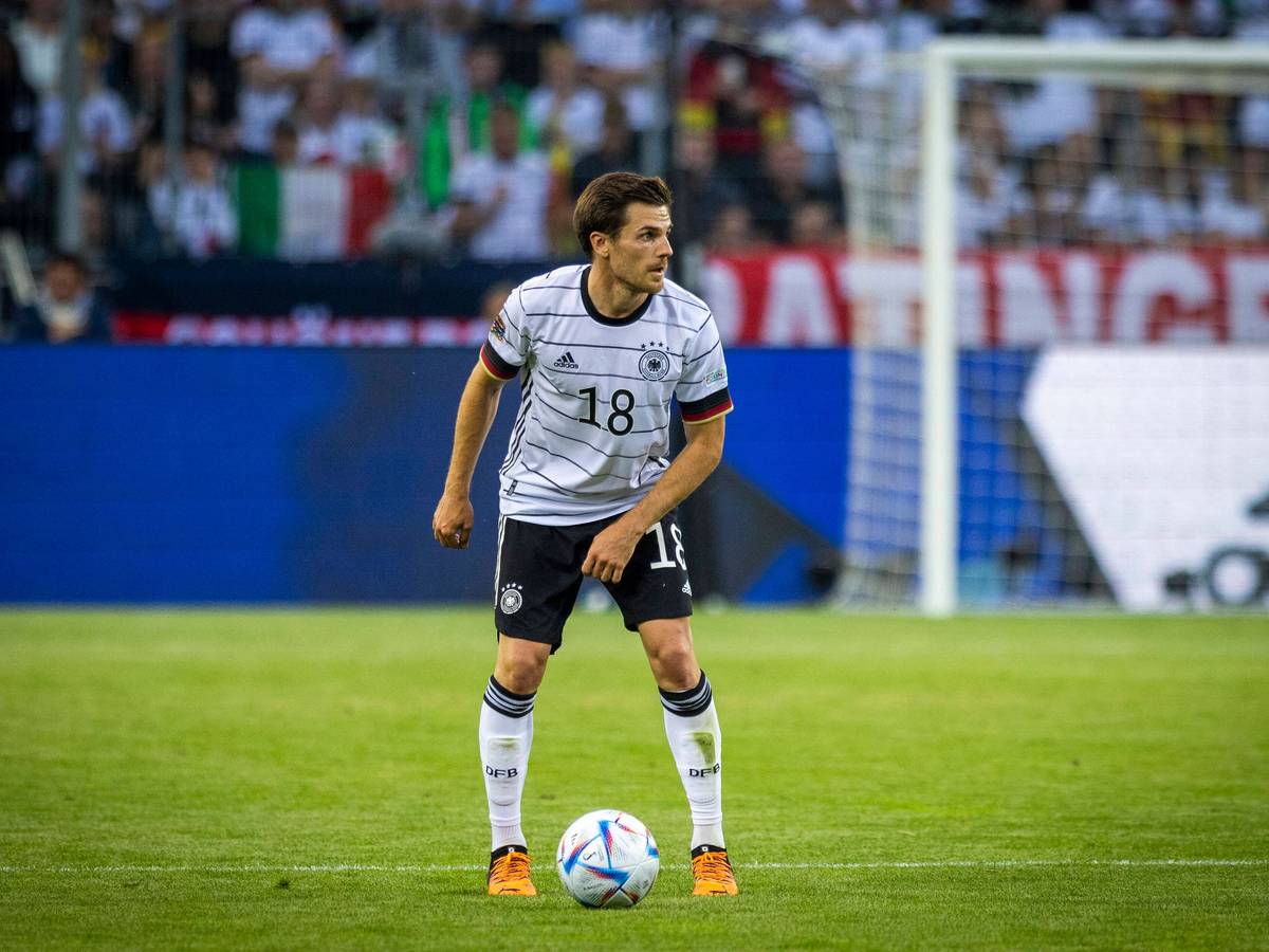 Jonas Hofmann am 14. Juni 2022 im Trikot der deutschen Nationalmannschaft beim Nations-League-Spiel gegen Italien im Borussia-Park in Mönchengladbach.