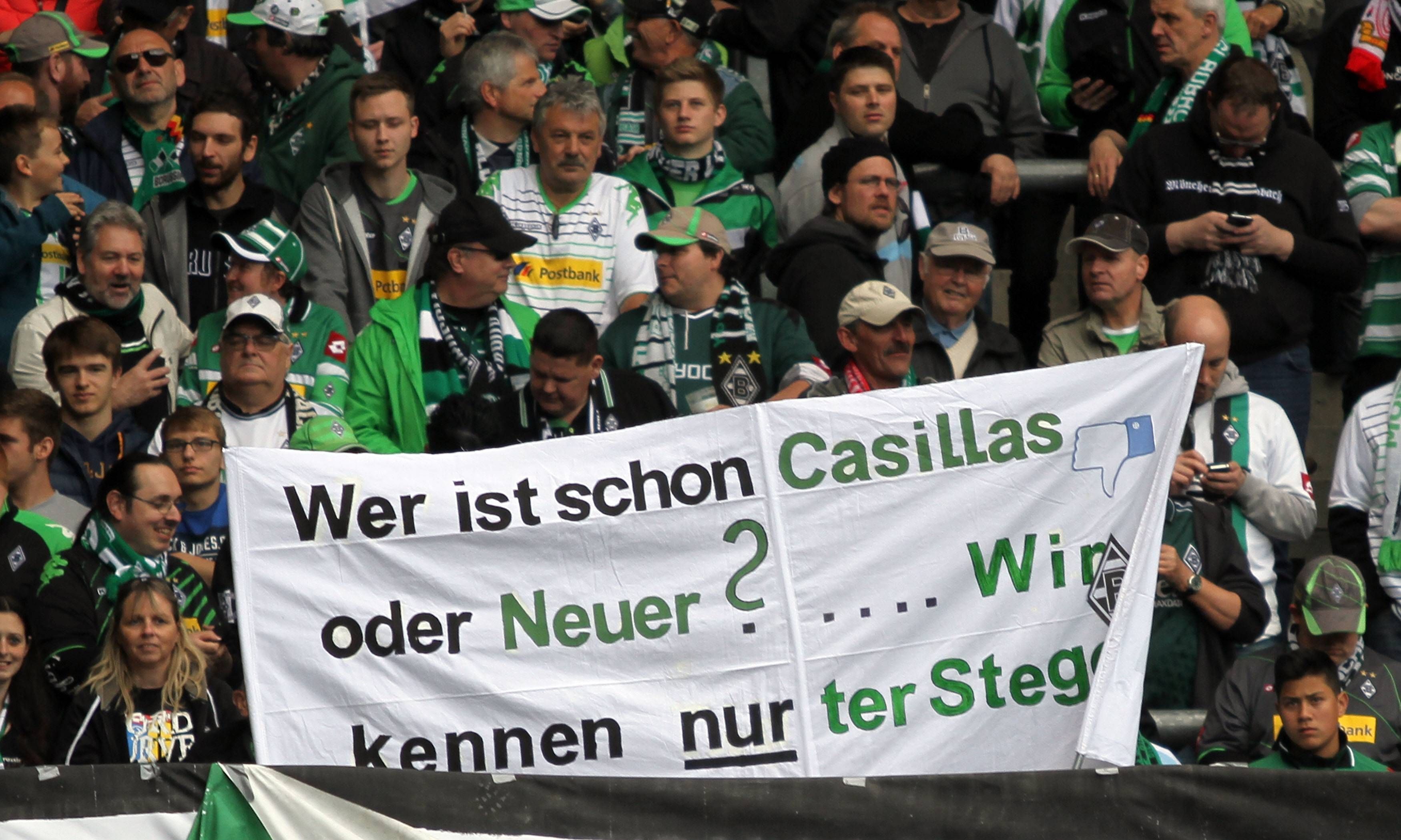 Ein Transparent aus dem Jahr 2014 im Borussia-Park lobt Marc-André ter Stegen, Ex-Keeper von Borussia Mönchengladbach und heutiger Torhüter des FC Barcelona. Iker Casillas, ehemaliger Nationaltorhüter Spaniens hat den Ex-Gladbacher nun ebenfalls geadelt.