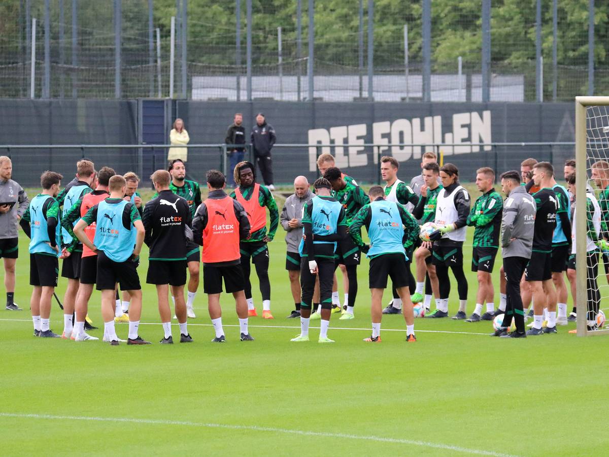Die Mannschaft von Borussia Mönchengladbach beim Training im Borussia-Park am 14. September 2022.