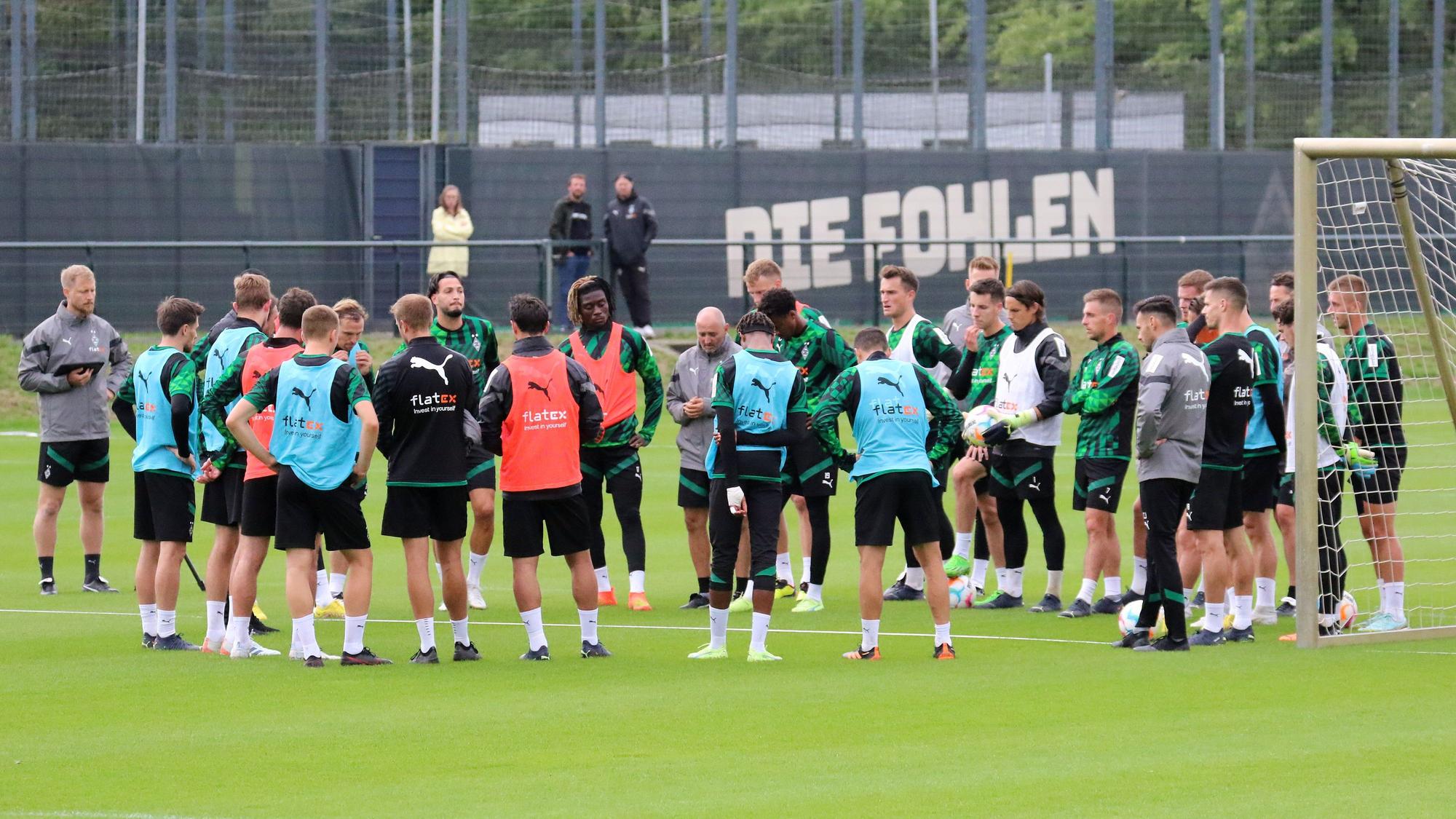 Die Mannschaft von Borussia Mönchengladbach beim Training im Borussia-Park am 14. September 2022.
