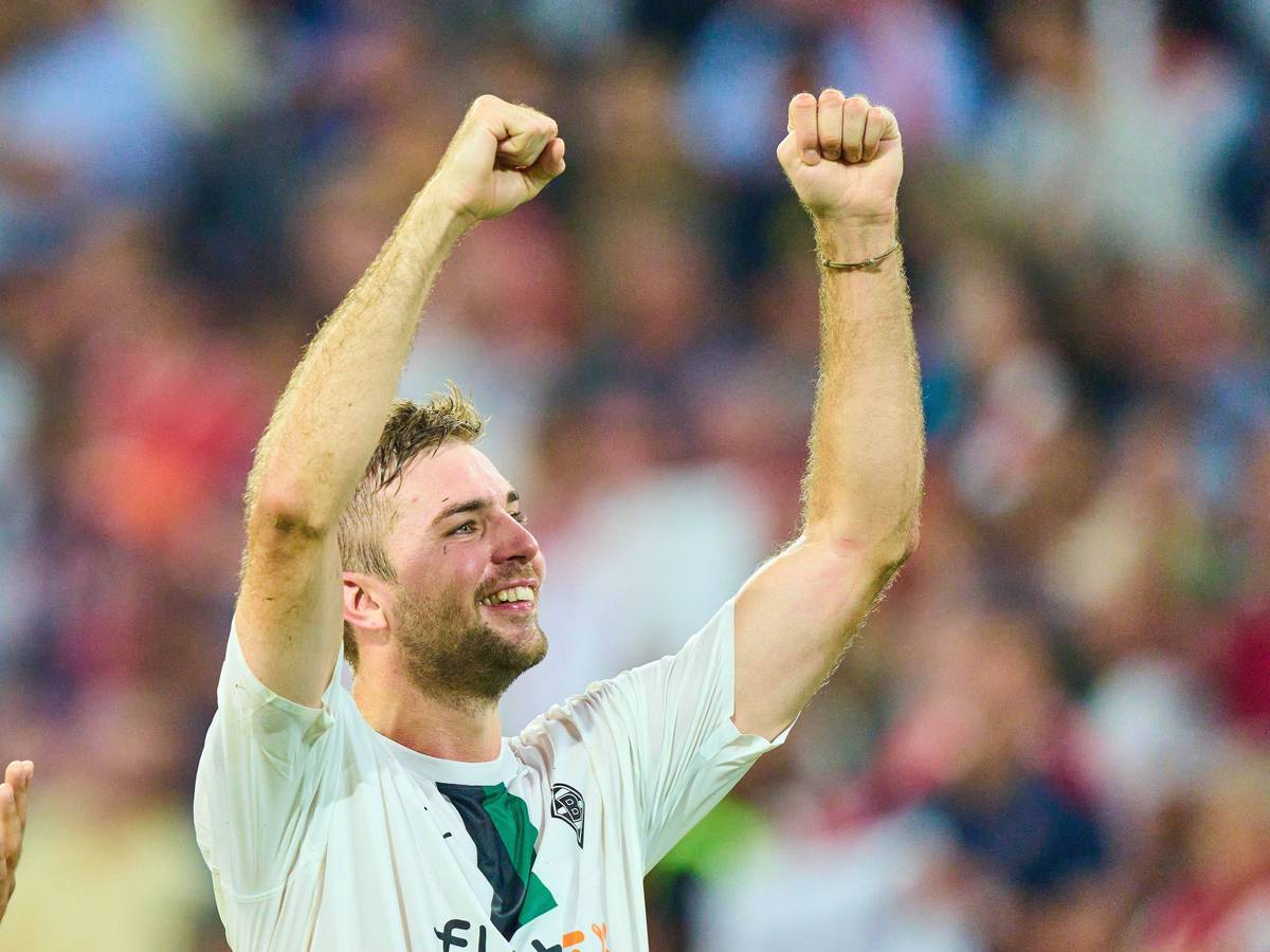 Christoph Kramer jubelt am 27. August 2022 über den Punktgewinn von Borussia Mönchengladbach beim FC Bayern München. Nach dem Heimsieg gegen RB Leipzig feierte der Mittelfeldspieler auf dem Oktoberfest.
