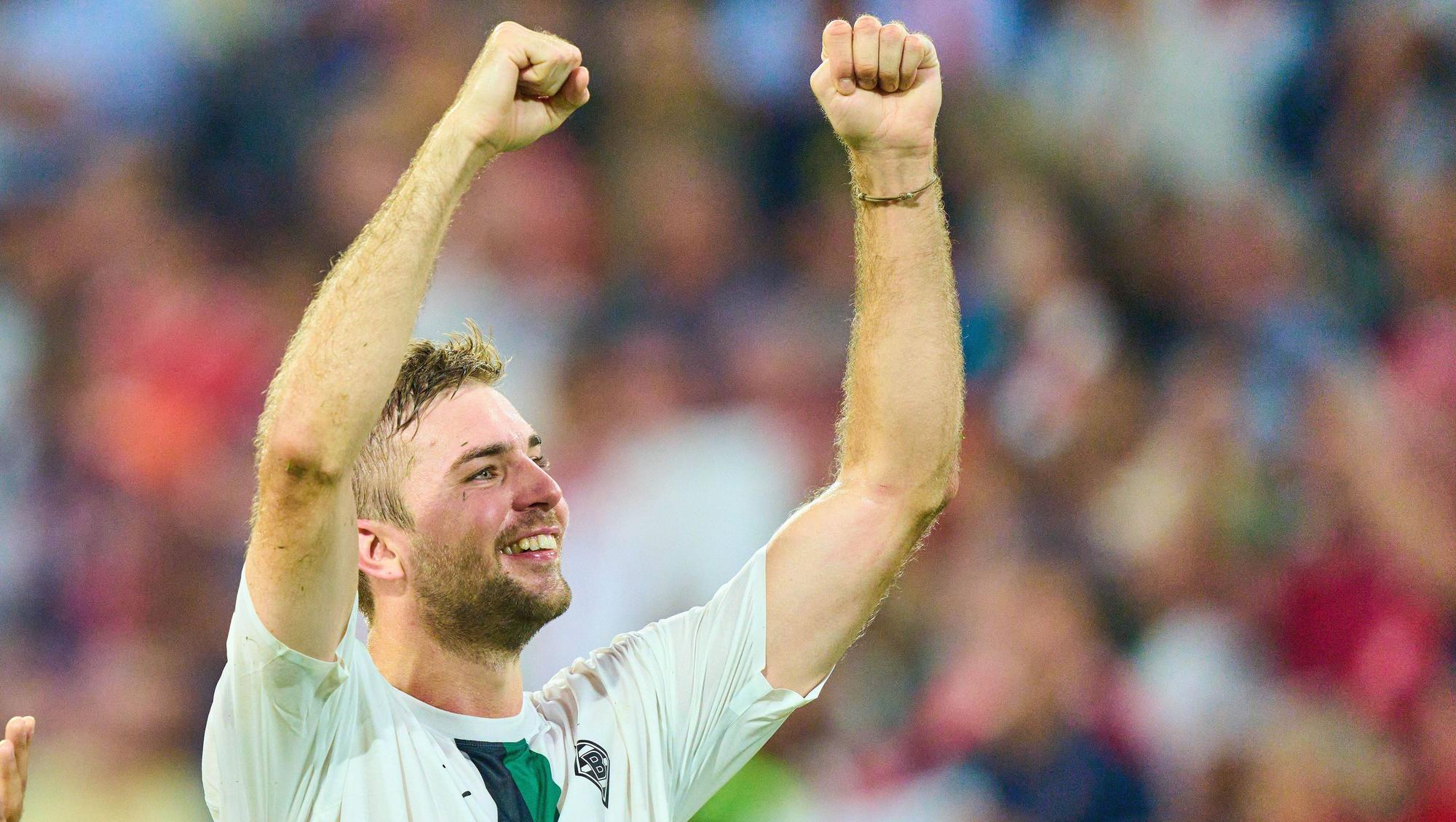 Christoph Kramer jubelt am 27. August 2022 über den Punktgewinn von Borussia Mönchengladbach beim FC Bayern München. Nach dem Heimsieg gegen RB Leipzig feierte der Mittelfeldspieler auf dem Oktoberfest.