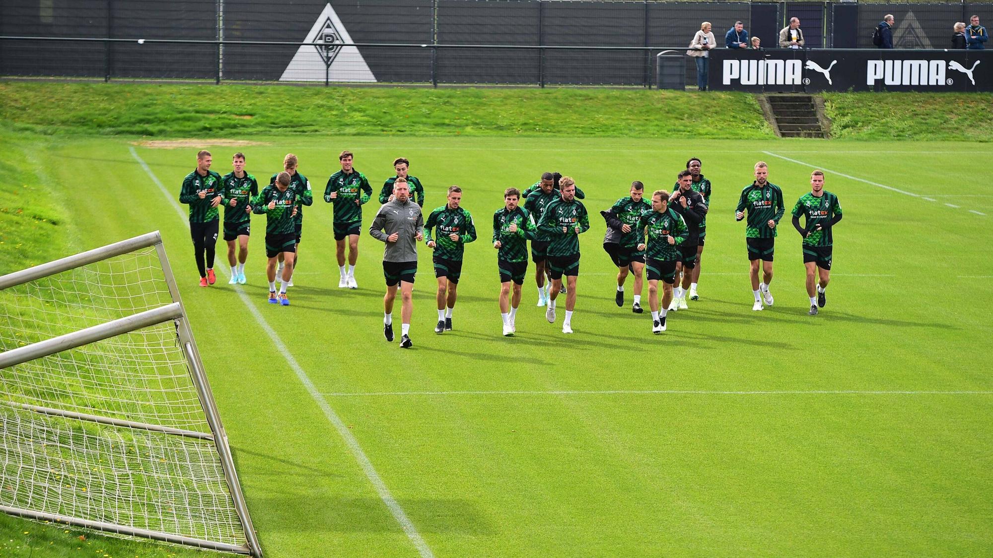 Lockeres Auslaufen der Profis von Borussia Mönchengladbach am Borussia-Park nach dem 1:5 bei Werder Bremen am 1. Oktober 2022.