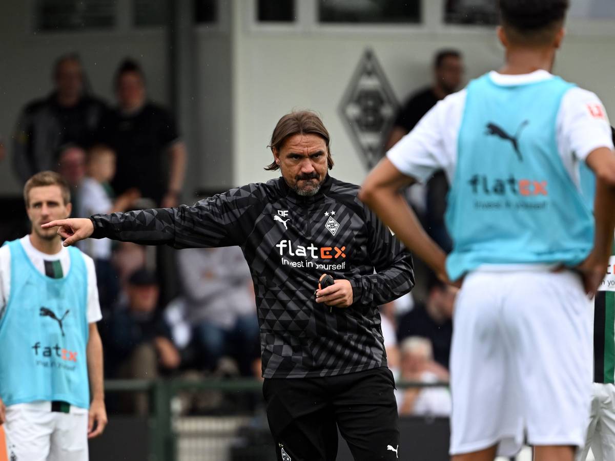 Daniel Farke leitet sein erstes Training als Trainer von Borussia Mönchengladbach am 26. Juni 2022.