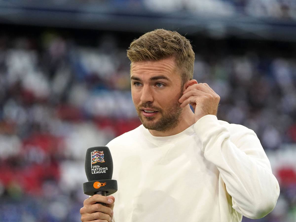 Christoph Kramer von Borussia Mönchengladbach wird bei der Winter-WM in Katar als TV-Experte dabei sein. Das Foto zeigt ihn am 7. Juni in gleicher Funktion bei einem Nations-League-Spiel.