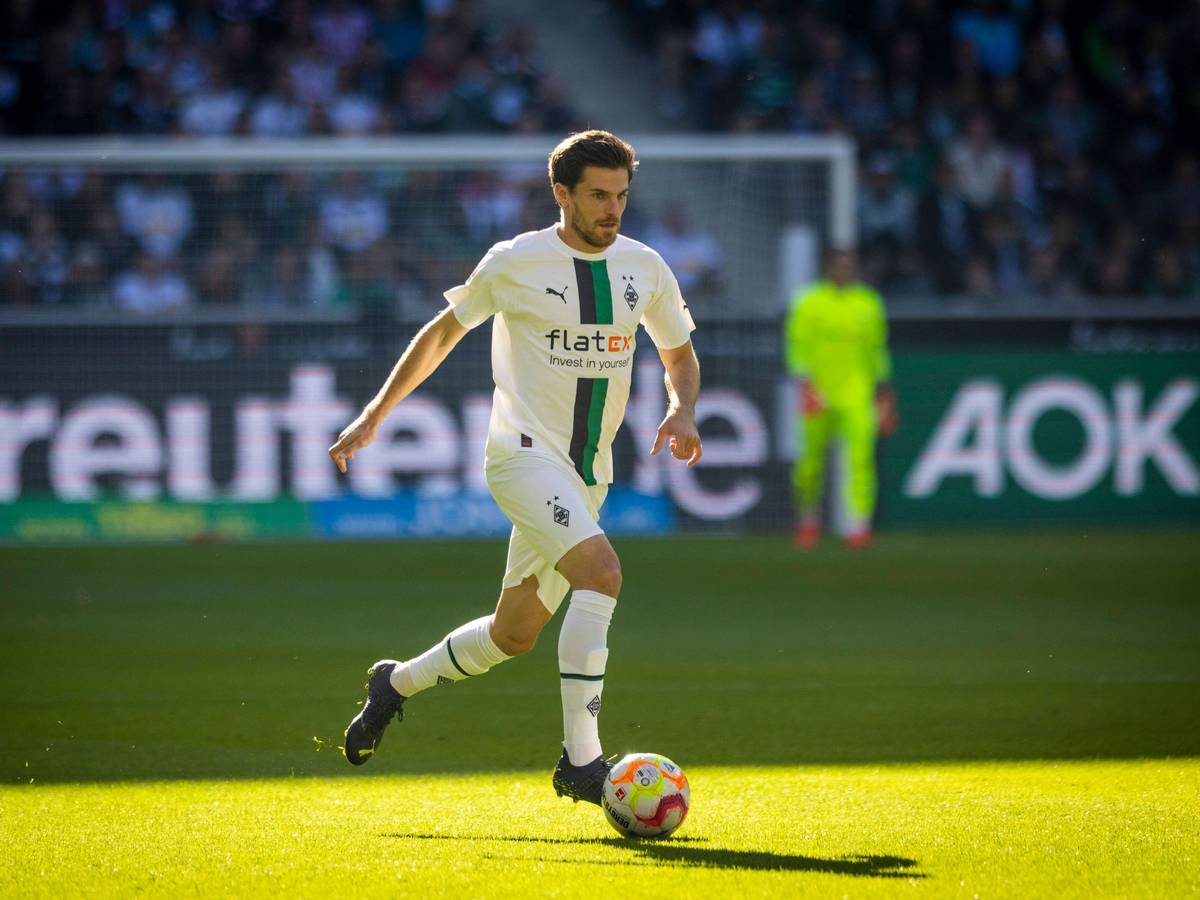Jonas Hofmann läuft für Borussia Mönchengladbach im Spiel gegen den 1. FC Köln am 9. Oktober 2022 auf.