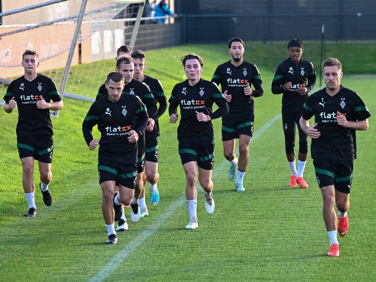 Ein Teil der Mannschaft von Borussia Mönchengladbach läuft
