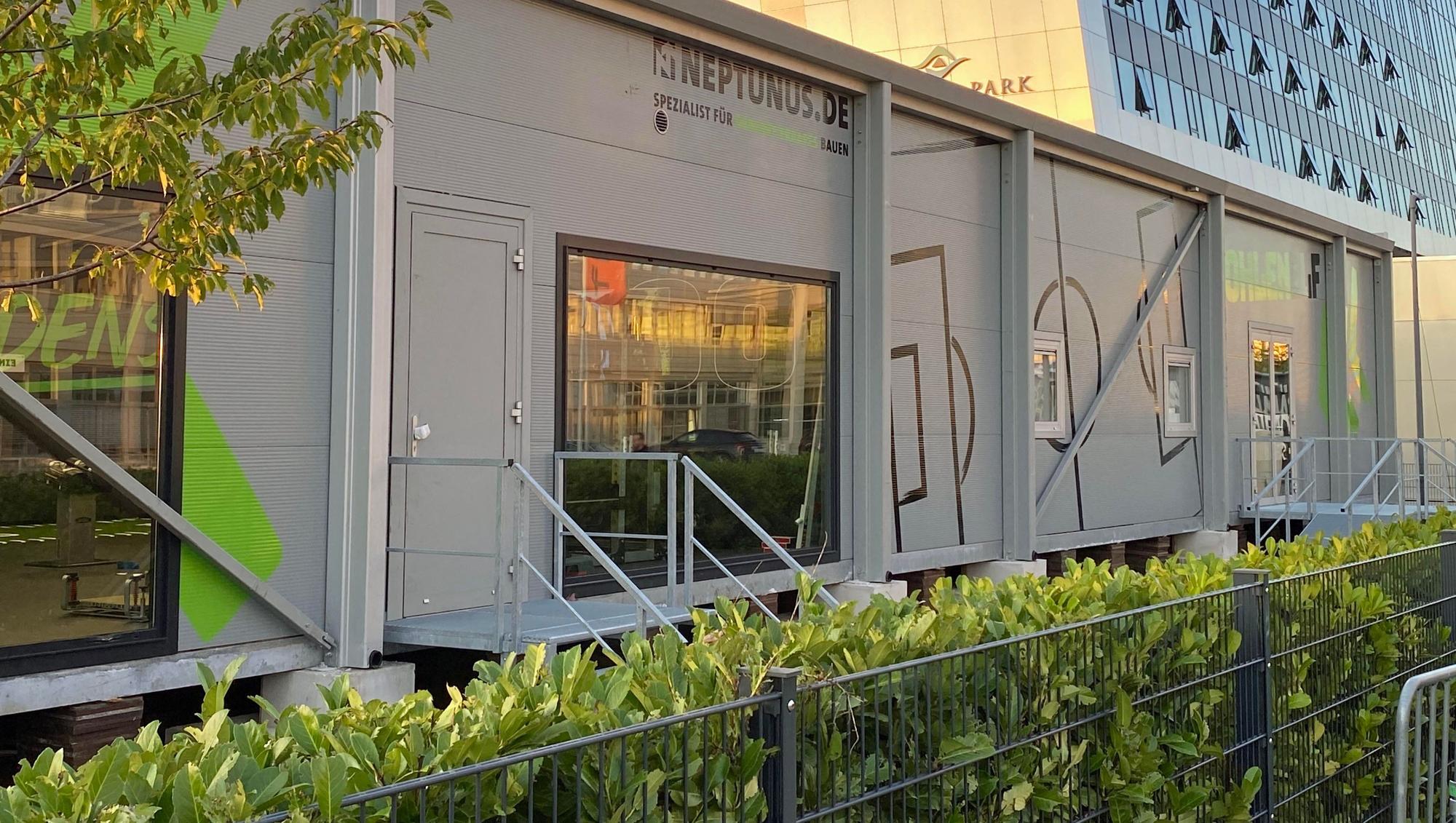 Der Eingang zum sogenannten Performance-Center, einer modernen Fitnesshalle, im Gladbacher Borussia-Park, hier zu sehen am 26. Oktober 2022.