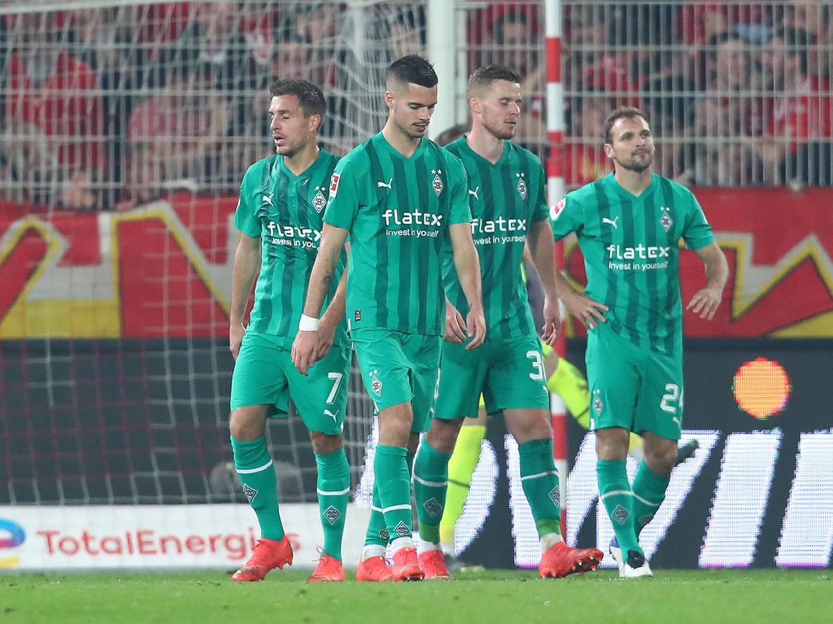 Die Enttäuschung ist groß bei den Spielern von Borussia Mönchengladbach nach der Niederlage bei Union Berlin am 30. Oktober 2022.