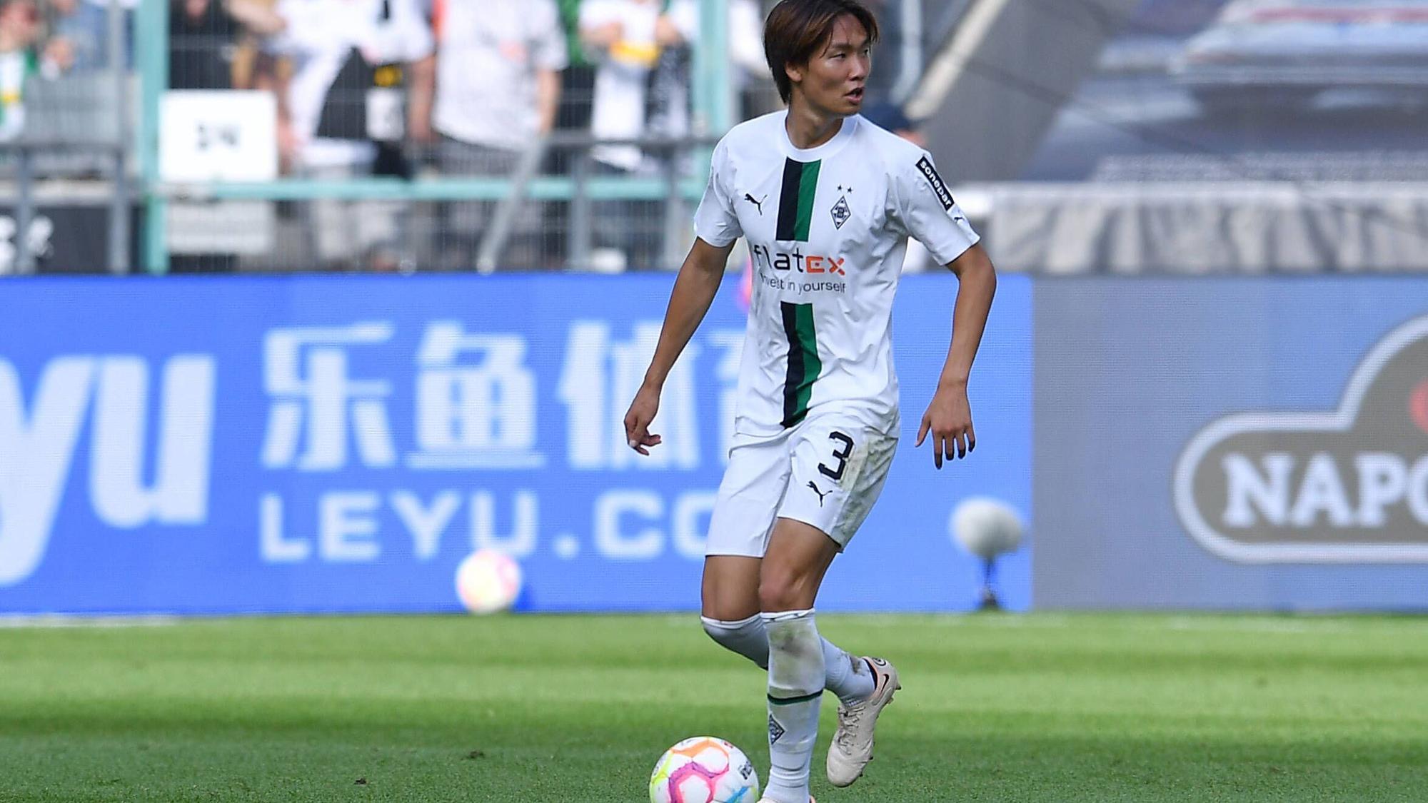 Ko Itakura, hier am 4. September 2022 beim Spiel zwischen Borussia Mönchengladbach und dem 1. FSV Mainz 05, soll nach überstandener Knieverletzung mit der japanischen Nationalmannschaft bei der WM in Katar antreten.