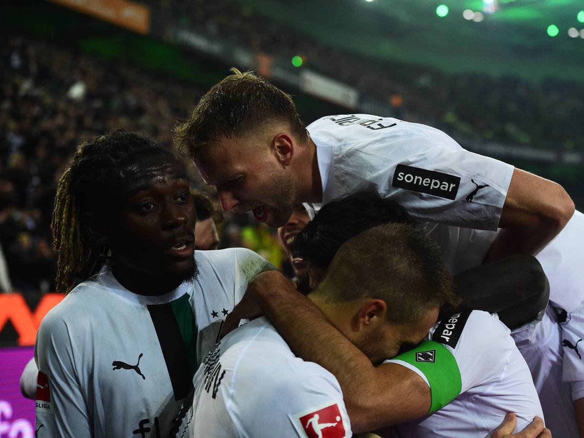 Freude bei Borussia Mönchengladbach! Die Elf vom Niederrhein hat am Freitagabend (4. November 2022) das Heimspiel gegen den VfB Stuttgart am 13. Bundesliga-Spieltag mit 3:1 gewonnen.