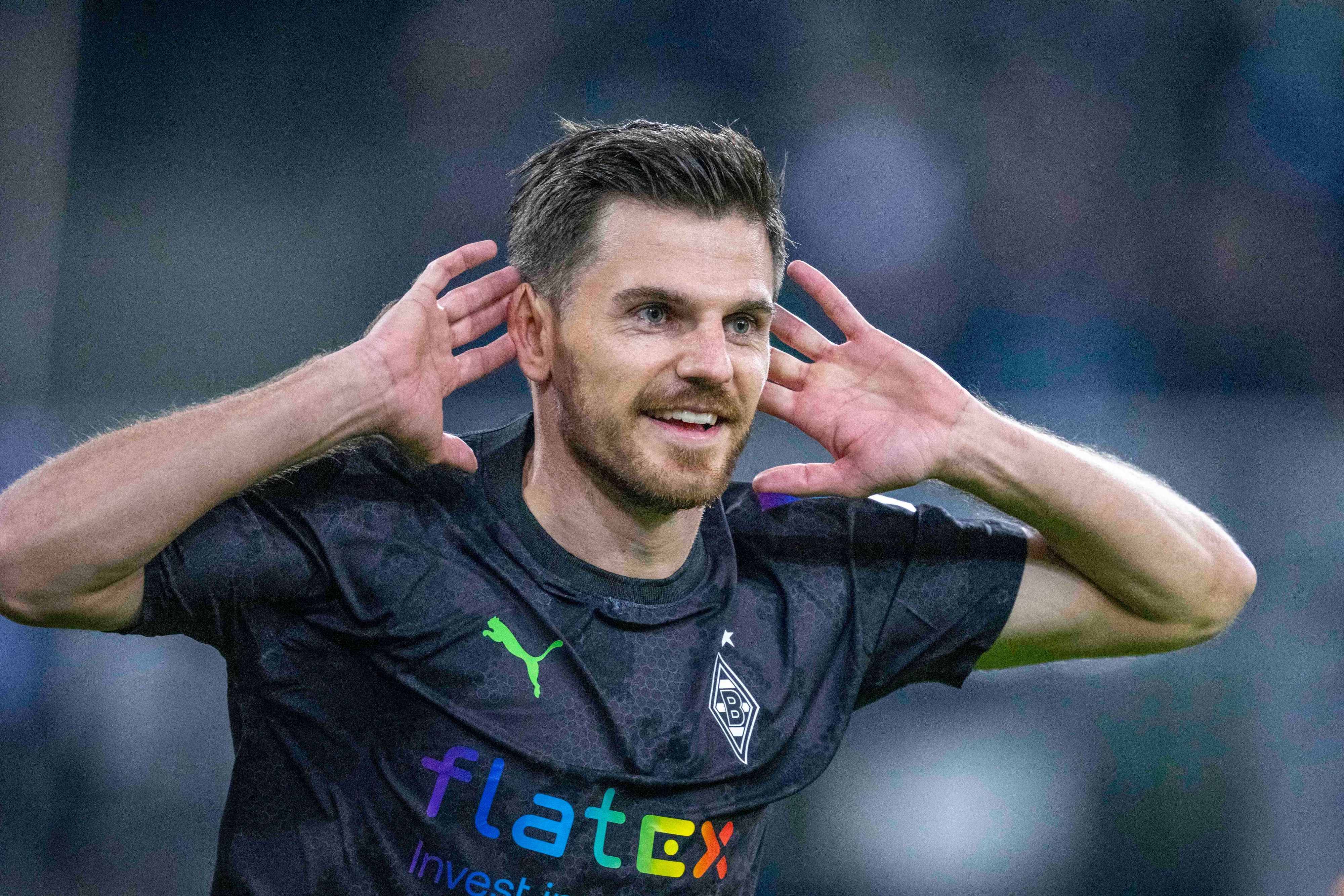 Jonas Hofmann von Borussia Mönchengladbach überzeugte beim 4:2-Sieg seines Teams gegen Borussia Dortmund am Freitag (11. November 2022) abermals auf ganzer Linie. Das Bild zeigt ihn beim Torjubel nach dem frühen 1:0.