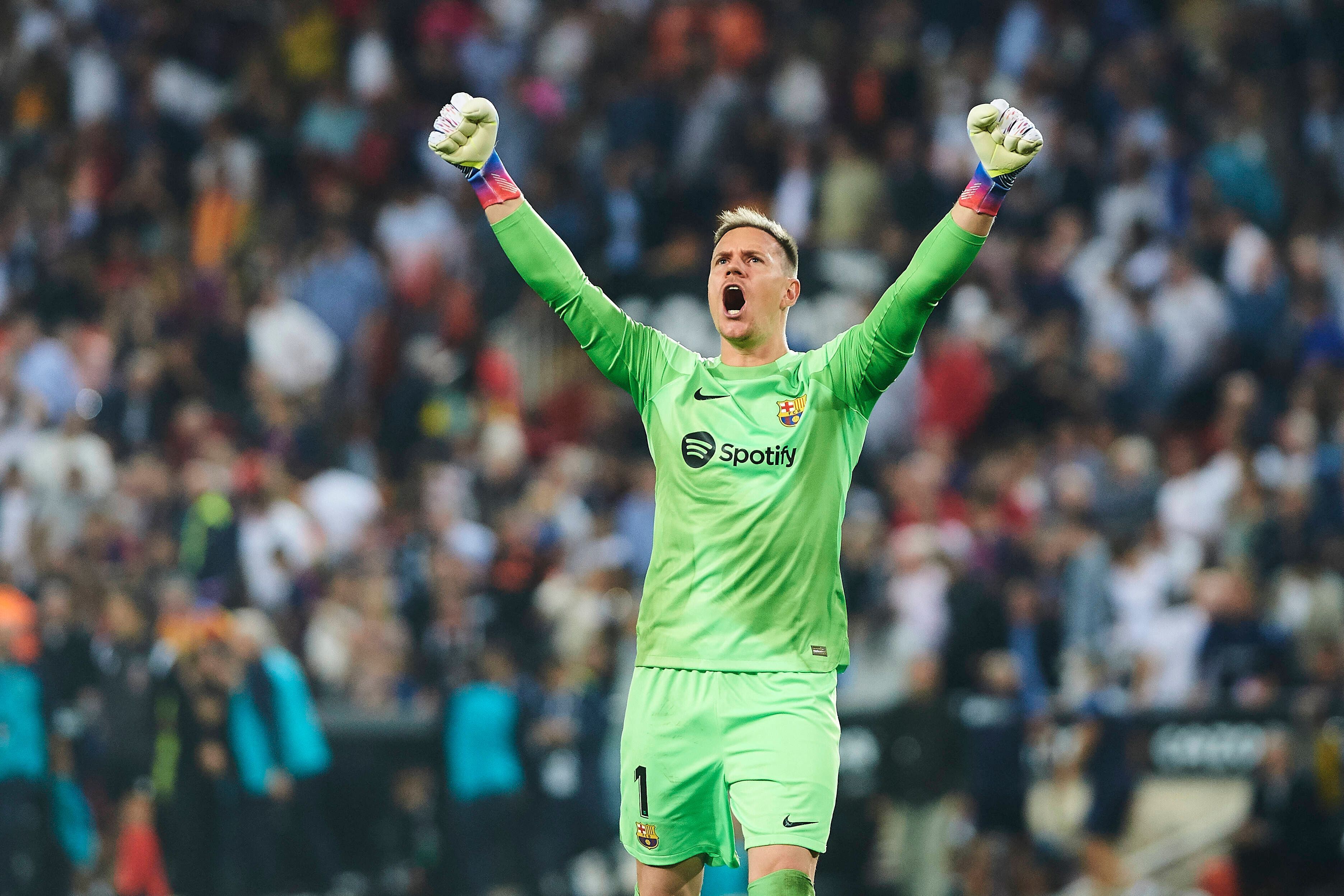 Marc-André ter Stegen, Ex-Keeper von Borussia Mönchengladbach und heutiger Keeper des FC Barcelona, am 29. Oktober 2022 beim Spiel in Valencia beim Jubel.