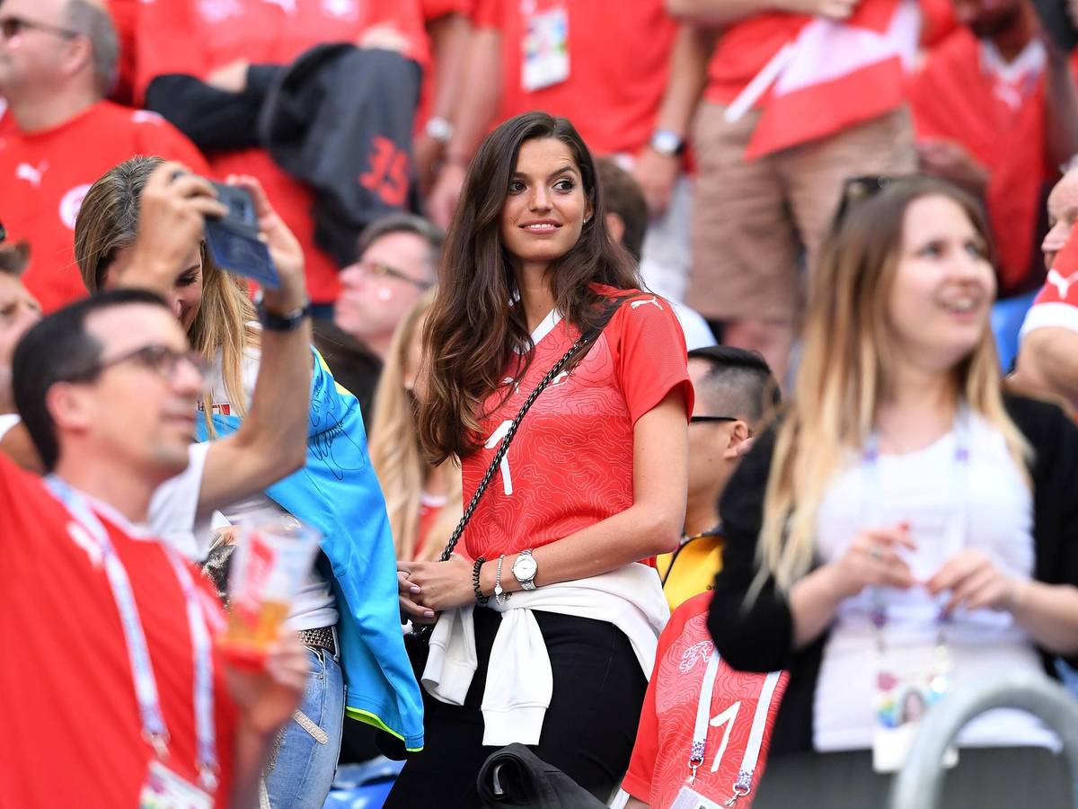 Alina, Ehefrau von Borussia-Mönchengladbach-Keeper Yann Sommer, am 3. Juli 2018 bei einem WM-Spiel zwischen der Schweiz und Schweden im Stadion.