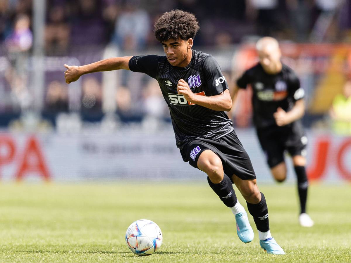 Kevin Wiethaup vom VfL Osnabrück, hier am 16. Juli 2022 bei einem Testspiel gegen den FC Groningen, soll das Interesse von Bundesligist Borussia Mönchengladbach geweckt haben.