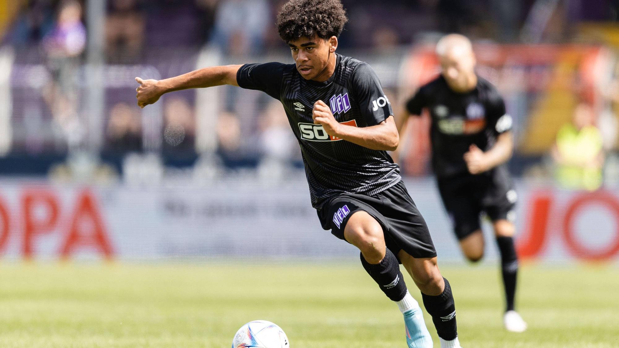 Kevin Wiethaup vom VfL Osnabrück, hier am 16. Juli 2022 bei einem Testspiel gegen den FC Groningen, soll das Interesse von Bundesligist Borussia Mönchengladbach geweckt haben.