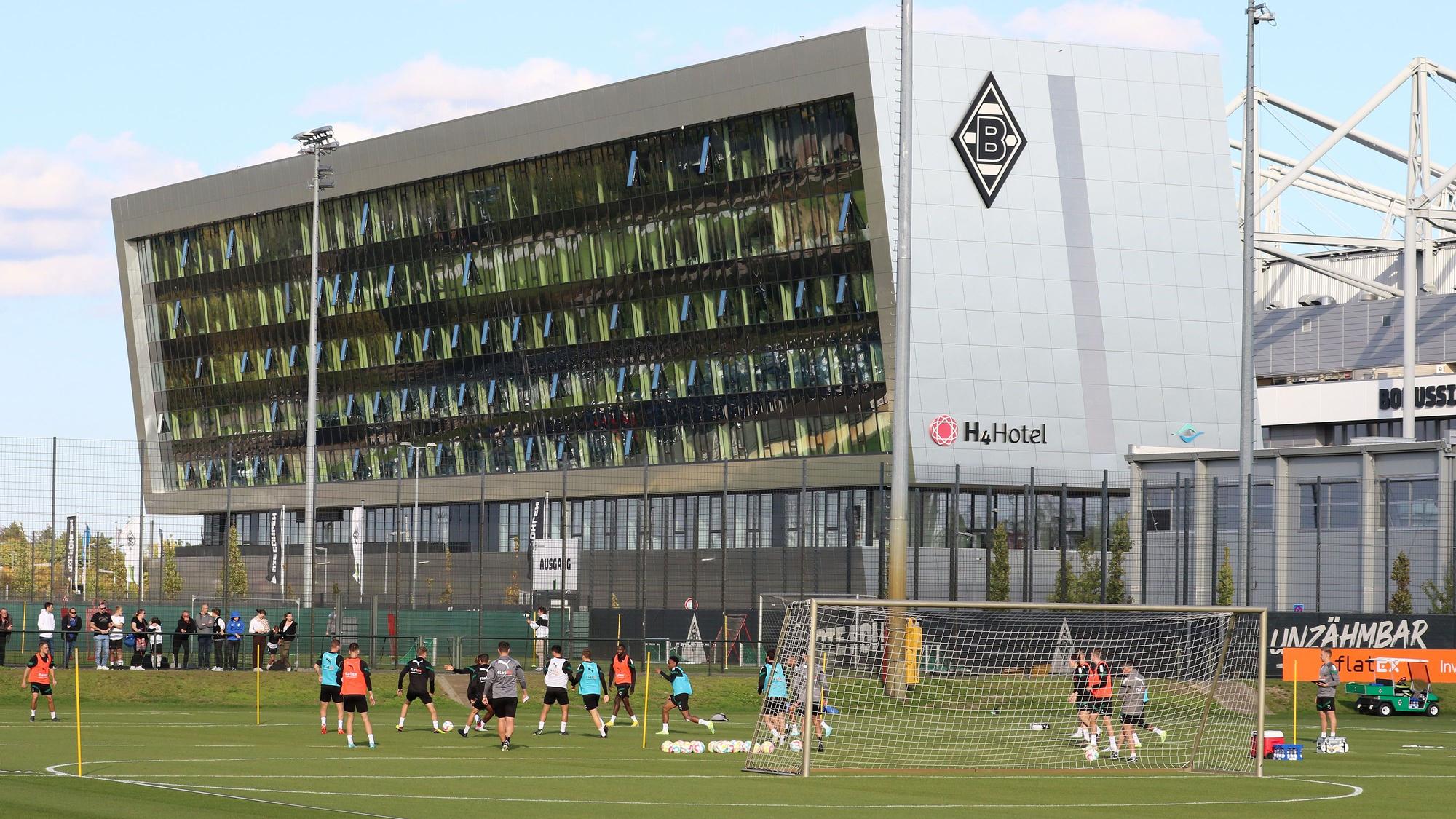 Borussia Mönchengladbach startet am 12. Dezember 2022 mit der Vorbereitung auf die zweite Saisonhälfte. Das Foto zeigt die Fohlen am 17. September bei einer Trainingseinheit auf dem Fohlenplatz im Borussia-Park.