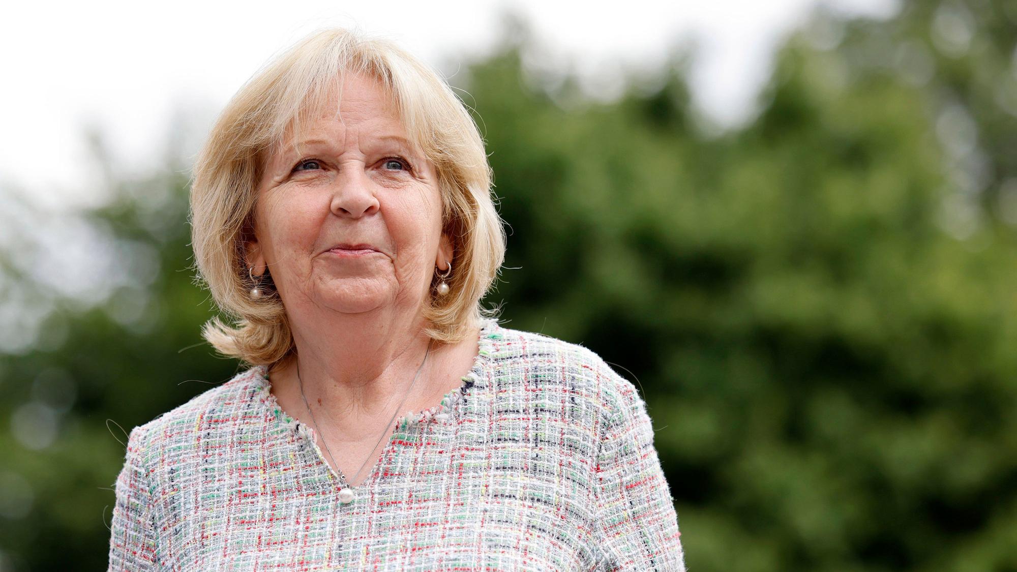 Politikerin Hannelore Kraft, hier am 15. Juli 2022 bei der Eröffnung des Johannes Rau-Zentrum mitsamt Bibliothek am Campus Freudenberg, freudig lächelnd in der Nahaufnahme.