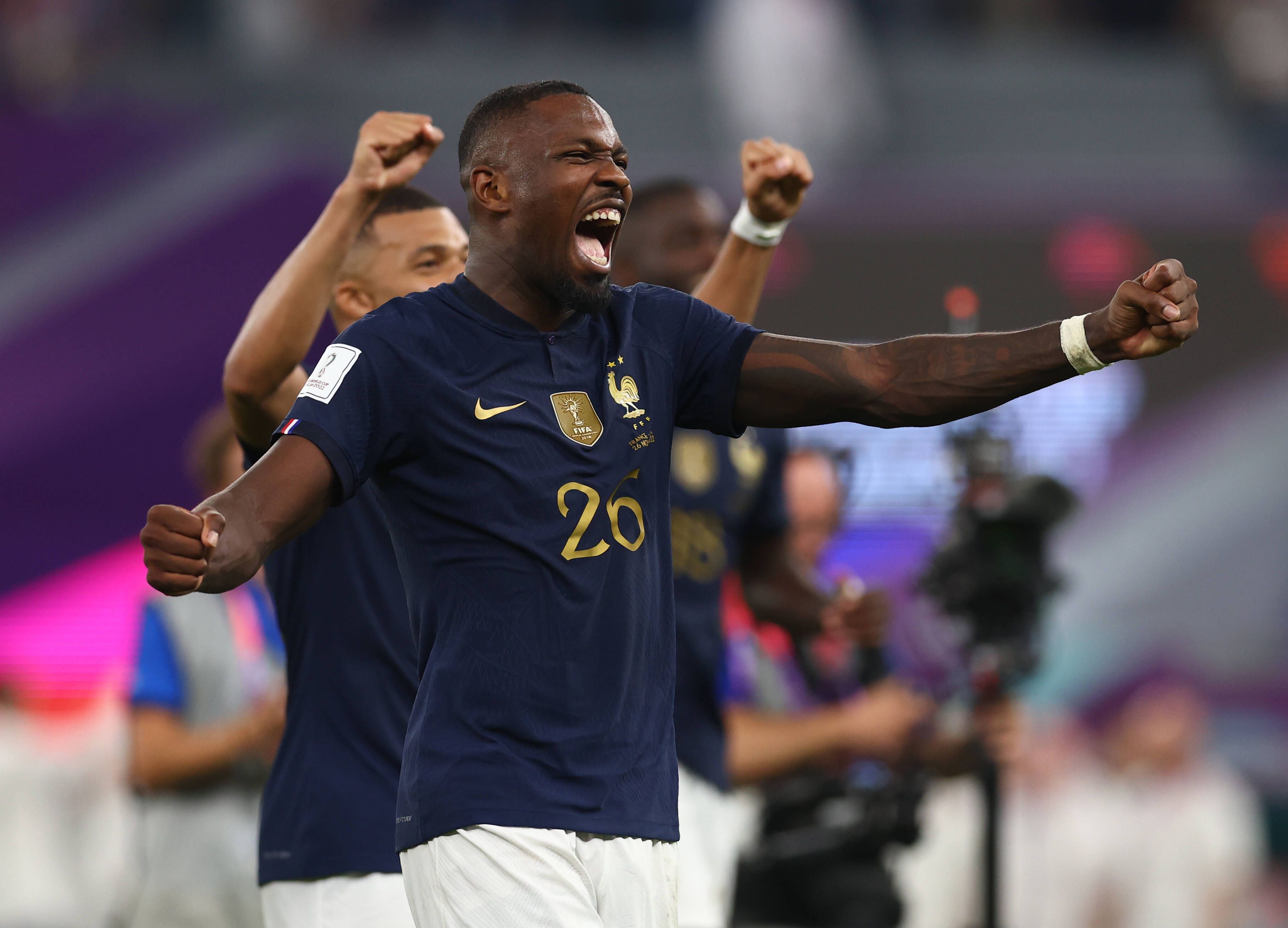 Marcus Thuram von Borussia Mönchengladbach, hier mit der französischen Nationalmannschaft am 26. November bei der WM in Katar während eines Jubels.
