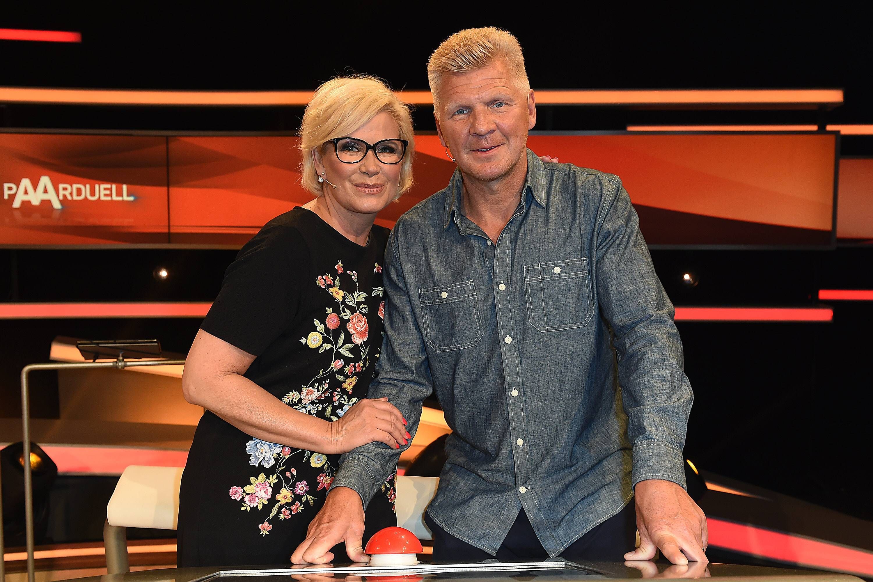 Claudia Effenberg (l.) mit Ehemann Stefan, Ex-Profis von Borussia Mönchengladbach am 31. März 2017 bei einer TV-Show in Köln.