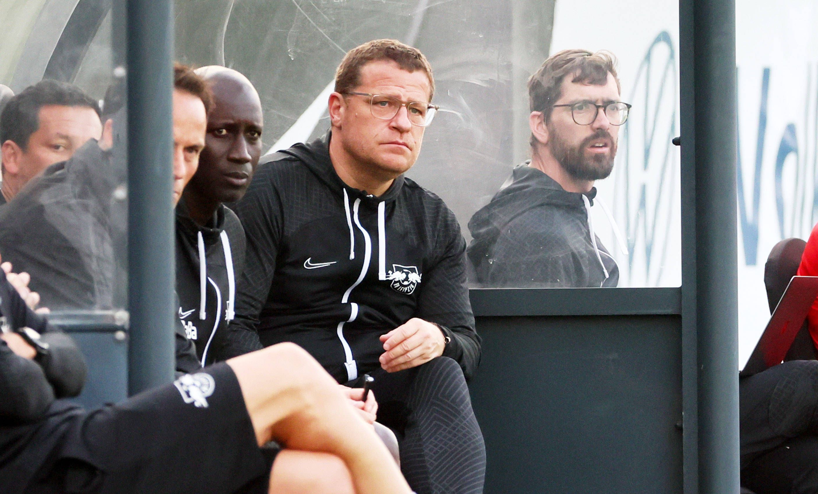 Max Eberl, Ex-Manager von Borussia Mönchengladbach und jetziger Sportchef bei RB Leipzig, am 10. Januar 2023 im Trainingslager in Abu Dhabi.