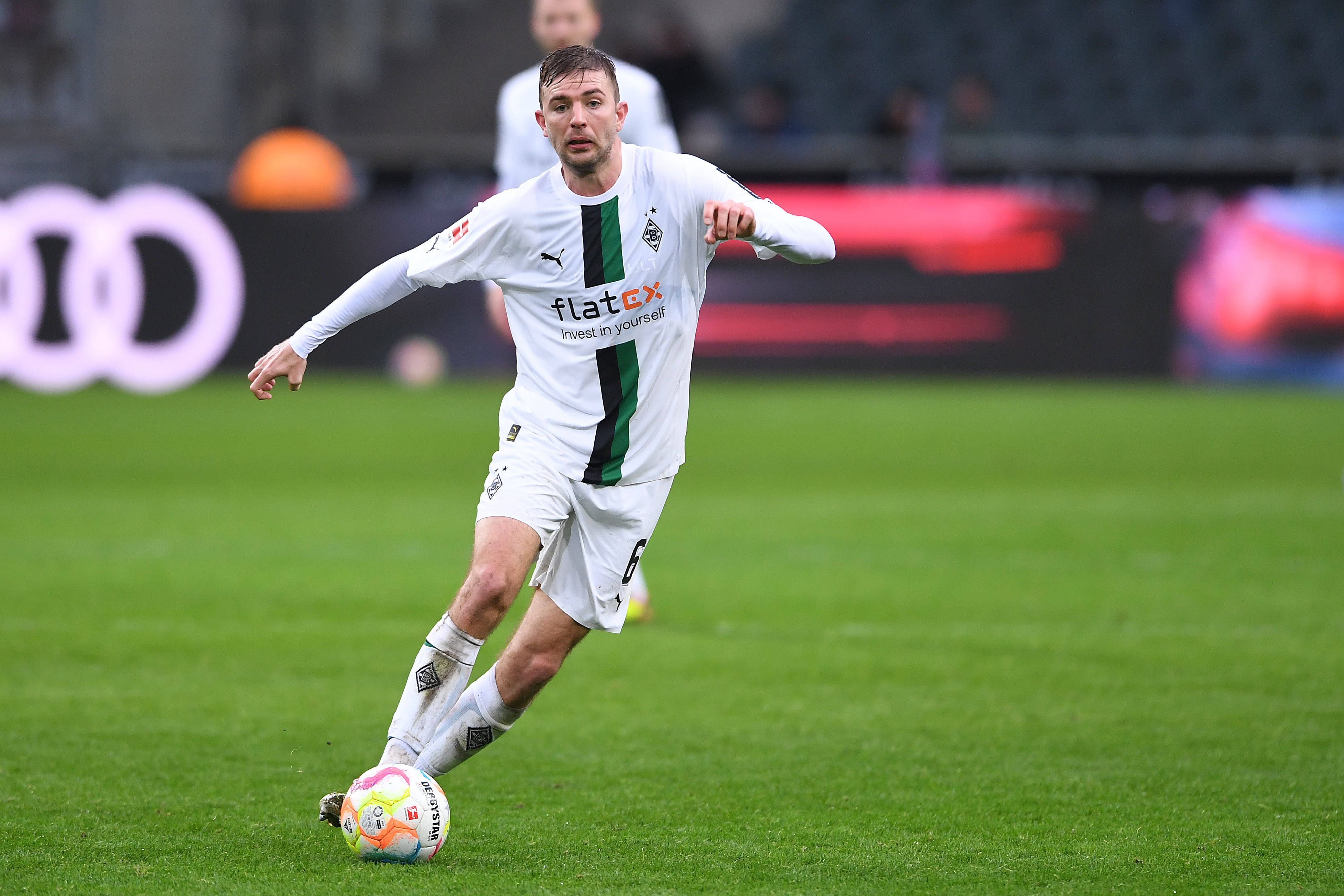 Gladbach-Star und Weltmeister Christoph Kramer. Der Mittelfeldspieler, hier zu sehen am 14. Januar 2023 im Borussia-Park, hat mit GladbachLIVE exklusiv vor dem Bundesliga-Restart gegen Bayer Leverkusen gesprochen. Kramer hat den Ball am rechten Fuß und ist in Aktion.