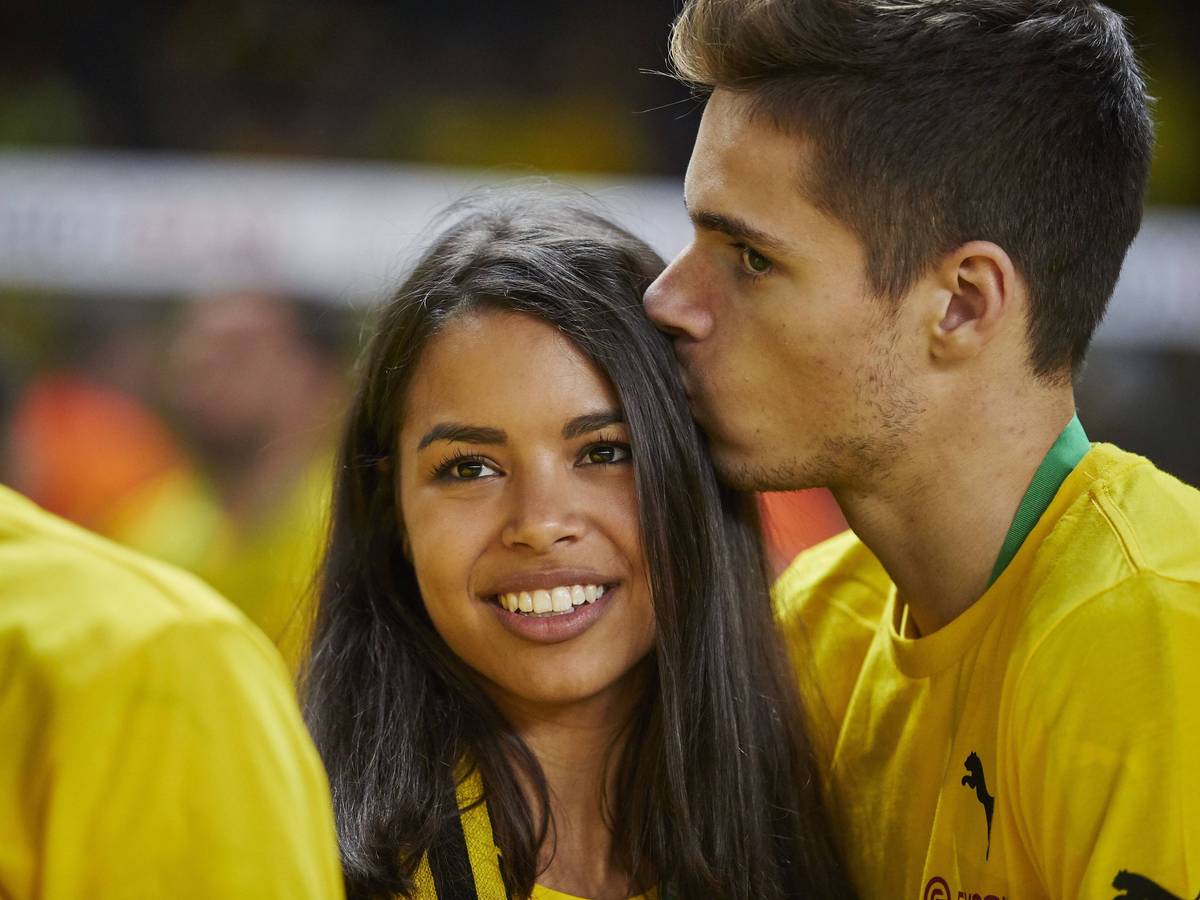 Sarah Richmond und ihr Ehemann Julian Weigl, Spieler von Borussia Mönchengladbach, hier am 27. Mai 2017.