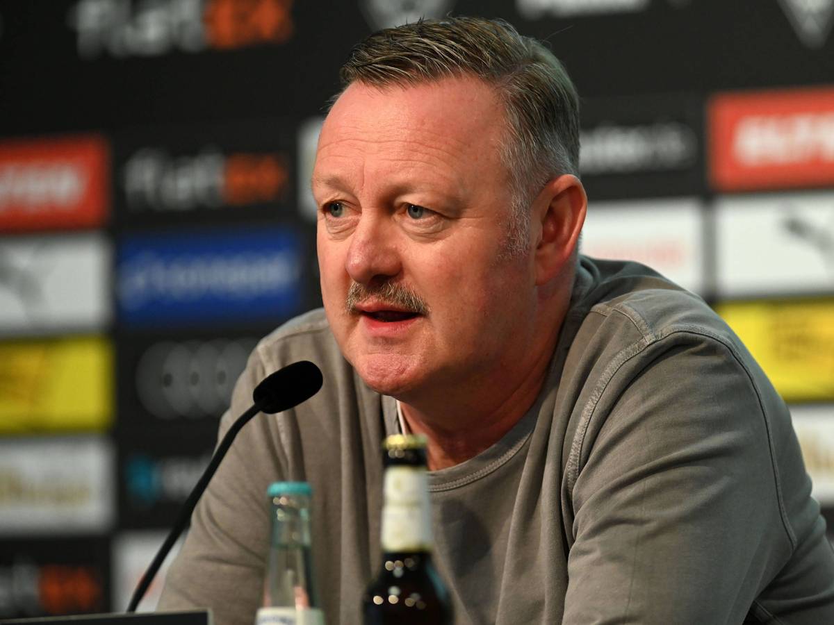 Sportdirektor Roland Virkus von Borussia Mönchengladbach am 16. Februar 2023 bei einer Pressekonferenz im Borussia-Park.