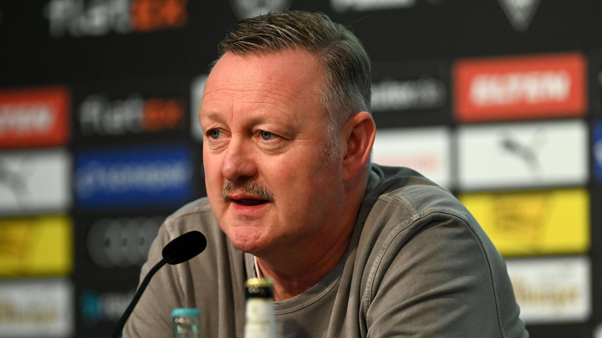 Sportdirektor Roland Virkus von Borussia Mönchengladbach am 16. Februar 2023 bei einer Pressekonferenz im Borussia-Park.