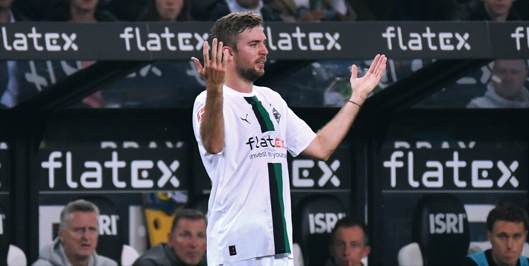 Christoph Kramer gestikuliert verständnislos bei einem Spiel von Borussia Mönchengladbach in der Bundesliga.