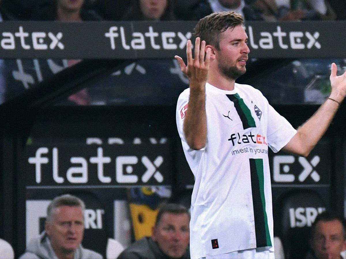 Christoph Kramer gestikuliert verständnislos bei einem Spiel von Borussia Mönchengladbach in der Bundesliga.