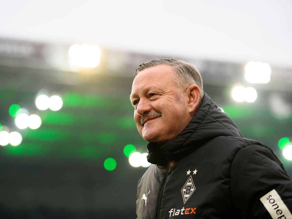 Roland Virkus, Sportdirektor von Borussia Mönchengladbach, hier am 18. Februar 2023 vor dem Bundesliga-Spiel gegen den FC Bayern München, blickt dem Wiedersehen mit Ex-Kollege Max Eberl am Samstag (11. März/15.30 Uhr) in Leipzig mit Freude entgegen.