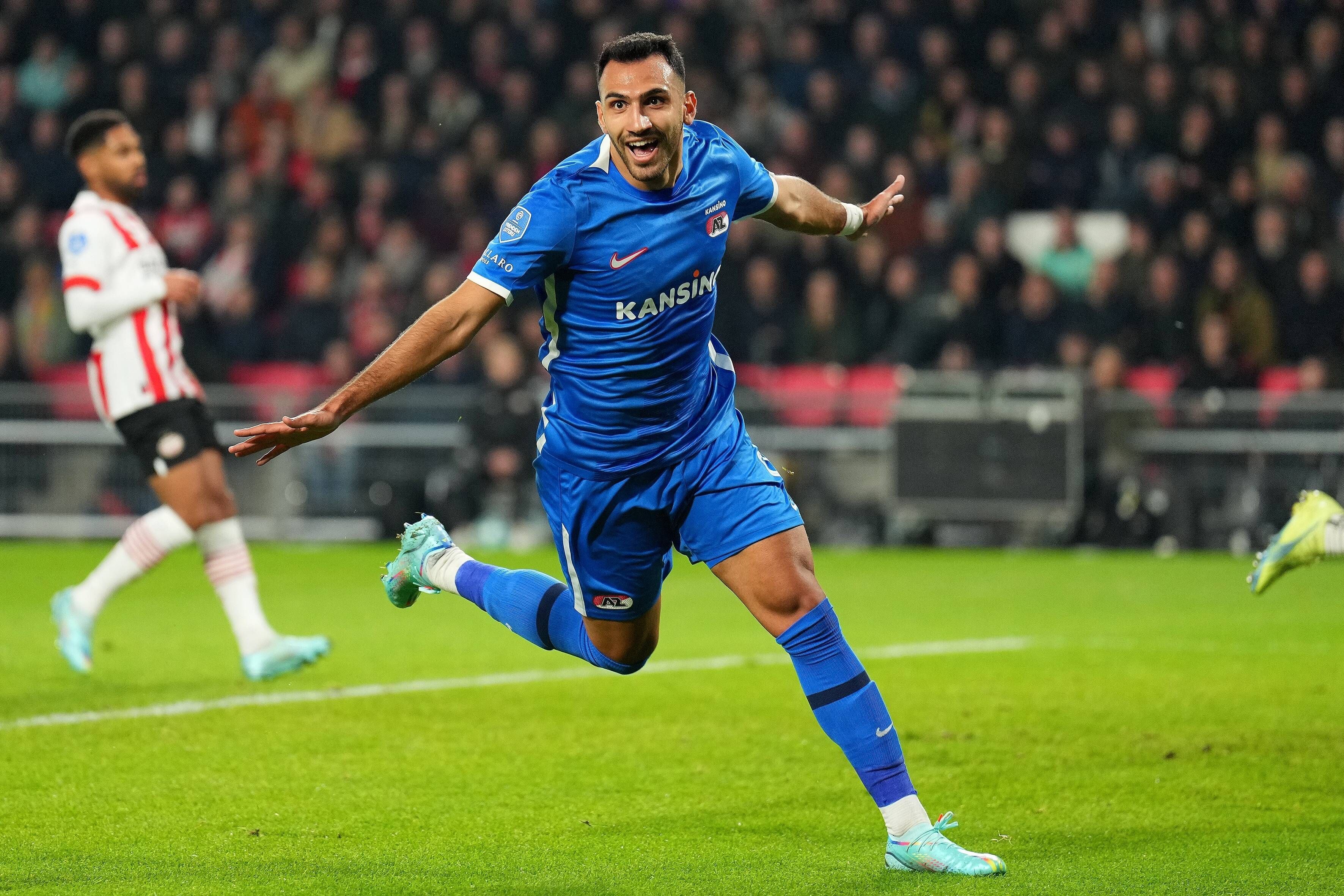 Vangelis Pavlidis bejubelt am 12. November 2022 einen Treffer für AZ Alkmaar im Spiel gegen PSV Eindhoven. Wechselt Pavlidis im Sommer 2023 zu Borussia Mönchengladbach?