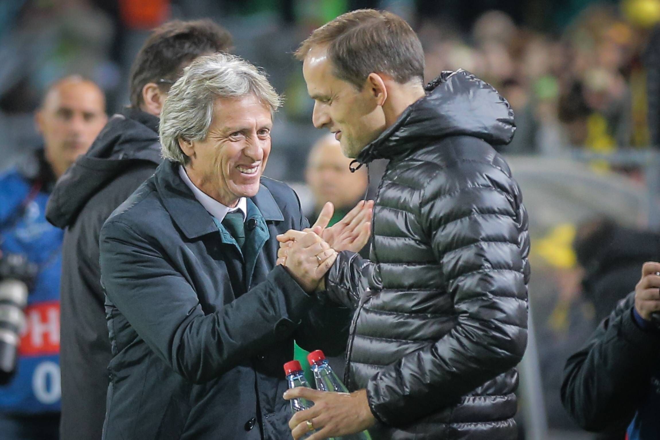Zwei Trainer, die Julian Weigl bestens kennen: Jorge Jesus (l.) und Thomas Tuchel am 11. Februar 2016. Offenbar ist Jesus nun daran interessiert, den Mittelfeld-Strategen von Borussia Mönchengladbach zu sich zu ziehen.