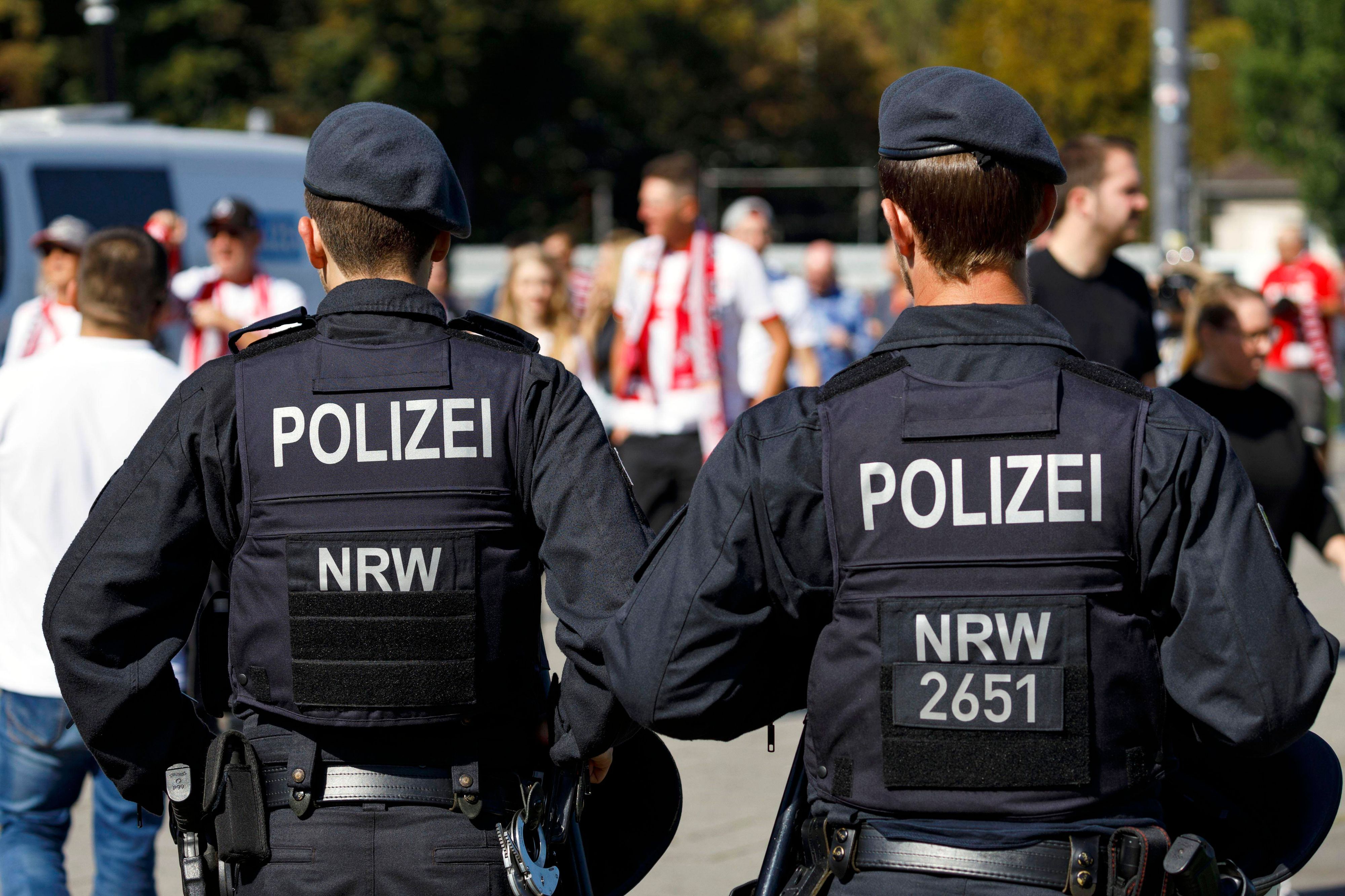 Polizei-Großaufgebot beim Derby 1. FC Köln gegen Borussia Mönchengladbach am 14. September 2019.