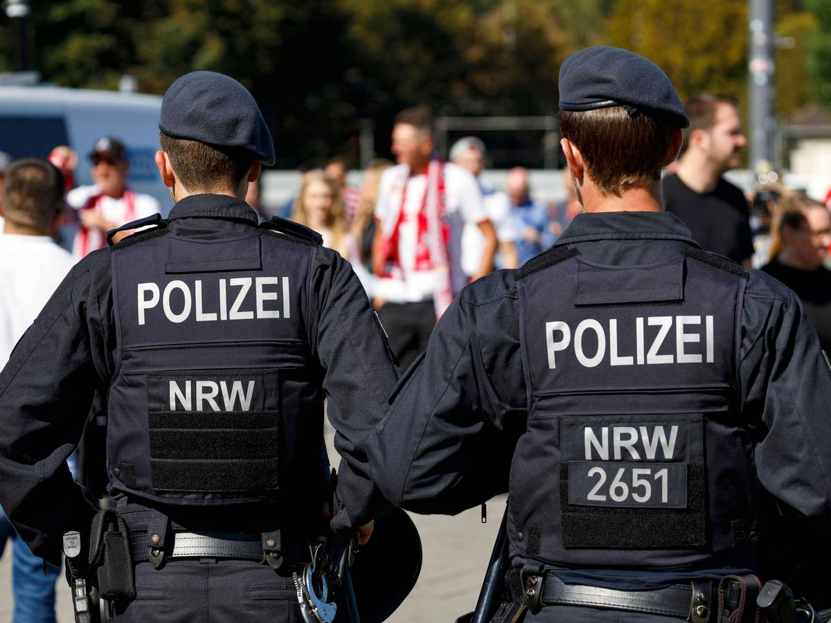 Polizei-Großaufgebot beim Derby 1. FC Köln gegen Borussia Mönchengladbach am 14. September 2019.