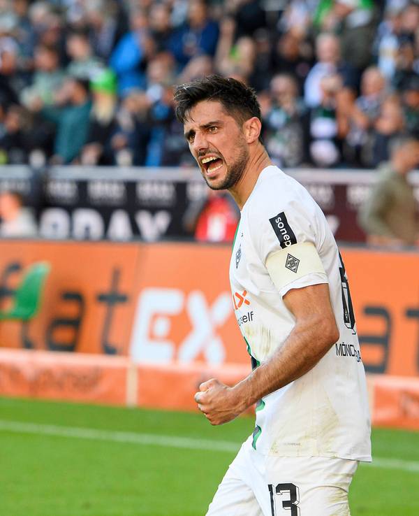 Lars Stindl, Kapitän von Borussia Mönchengladbach, am 9. Oktober 2022 beim Derby-Hinspiel gegen den 1. FC Köln beim Jubel. Der 34-Jährige hofft auch auswärts auf einen erneuten Coup seines Teams.