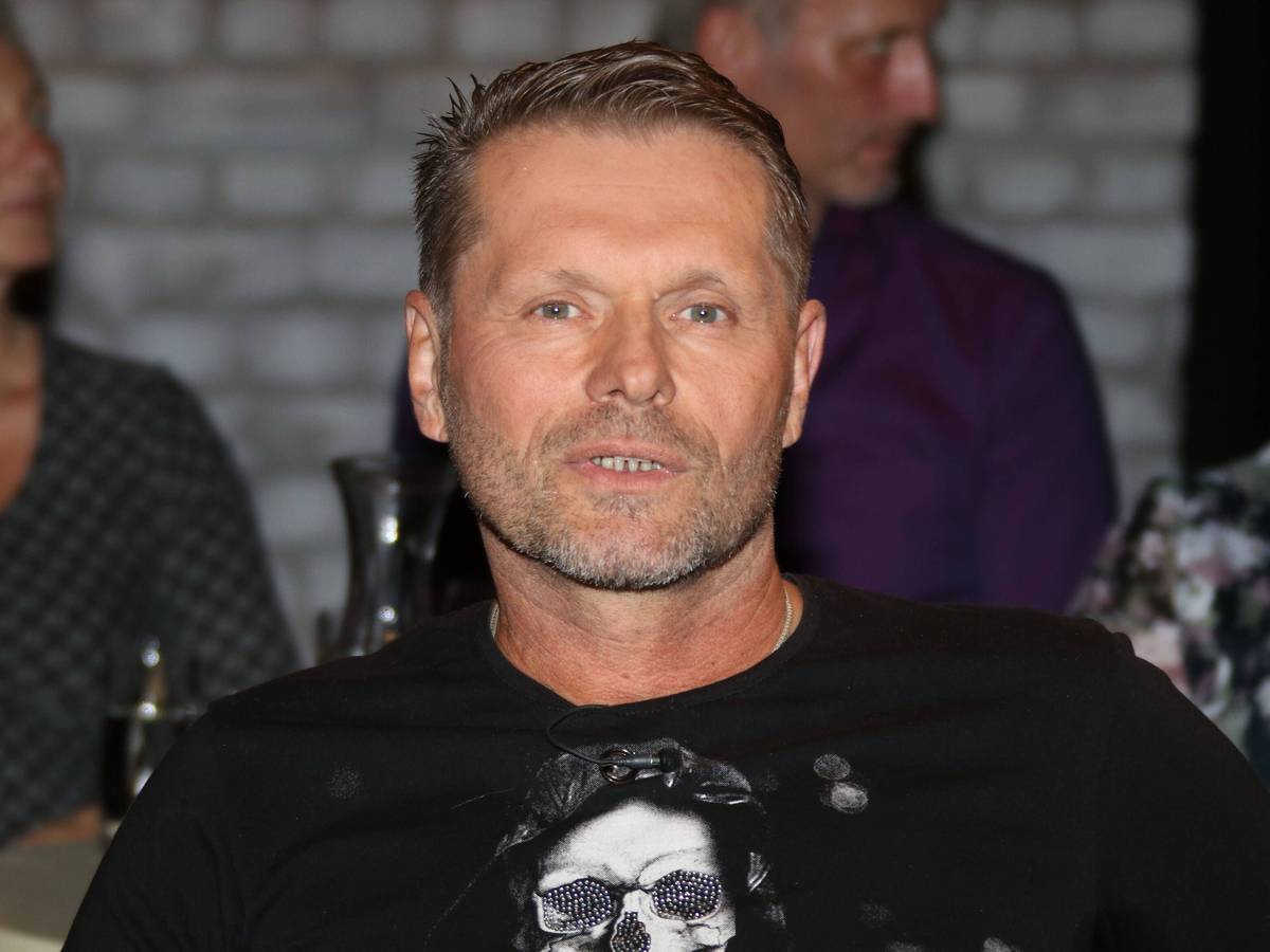 Uli Borowka, hier zu sehen als Gast in einer Talkshow am 31. August 2018, hat nach dem Derby zwischen Borussia Mönchengladbach und dem 1. FC Köln am Sonntag (2. April) den VfL scharf kritisiert.