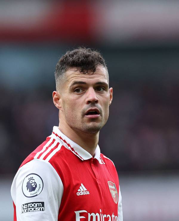Granit Xhaka, Ex-Spieler von Borussia Mönchengladbach und heutiger Profi des FC Arsenal, hat mit einem Interview im Netz für Verwunderung gesorgt. Das Foto zeigt ihn am 1. April bei einem Spiel der „Gunners“.