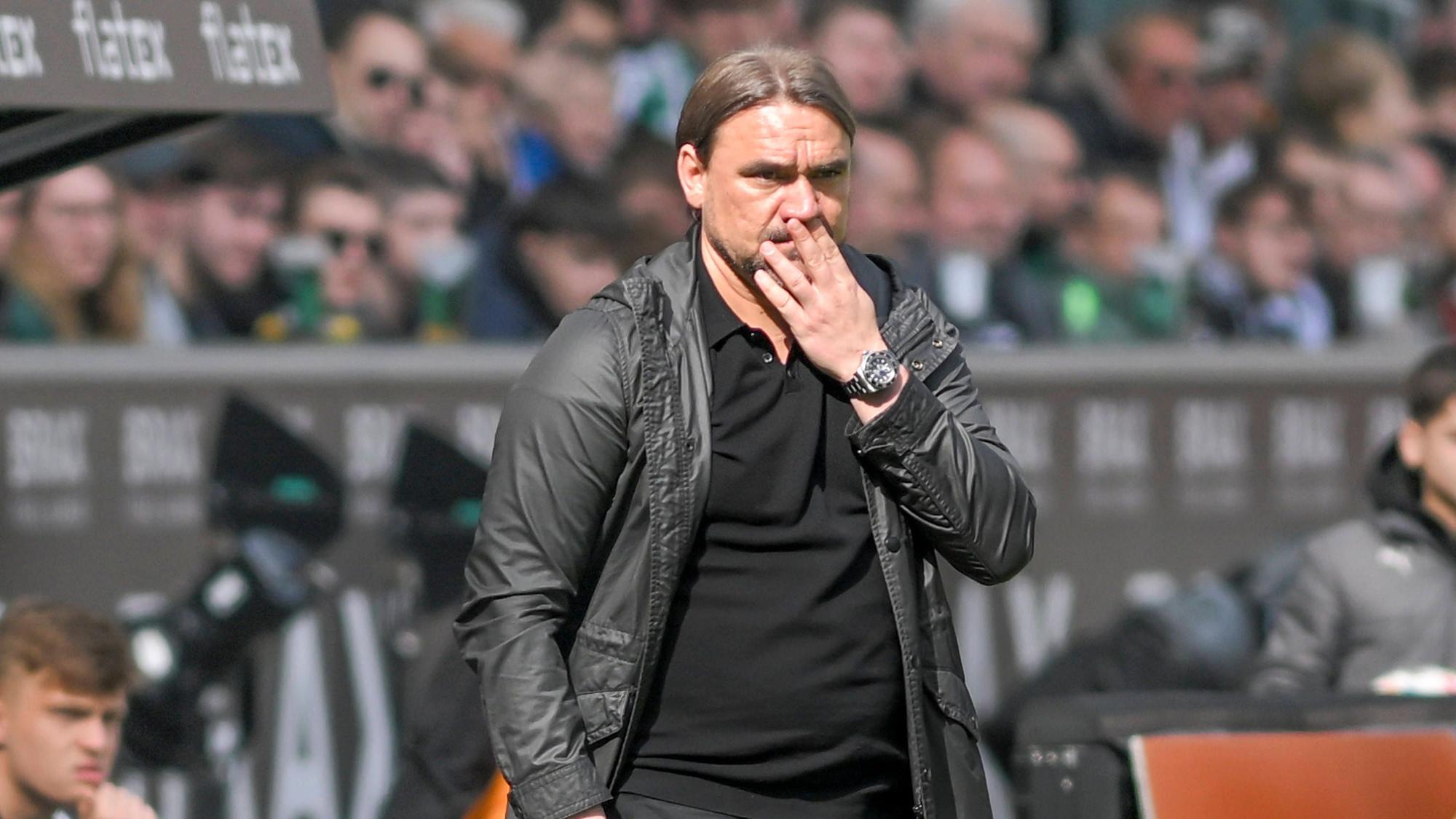 Daniel Farke ist seit Sommer 2022 Trainer bei Borussia Mönchengladbach. Das Foto zeigt ihn beim Gladbach-Heimspiel gegen den VfL Wolfsburg am 9. April 2023.