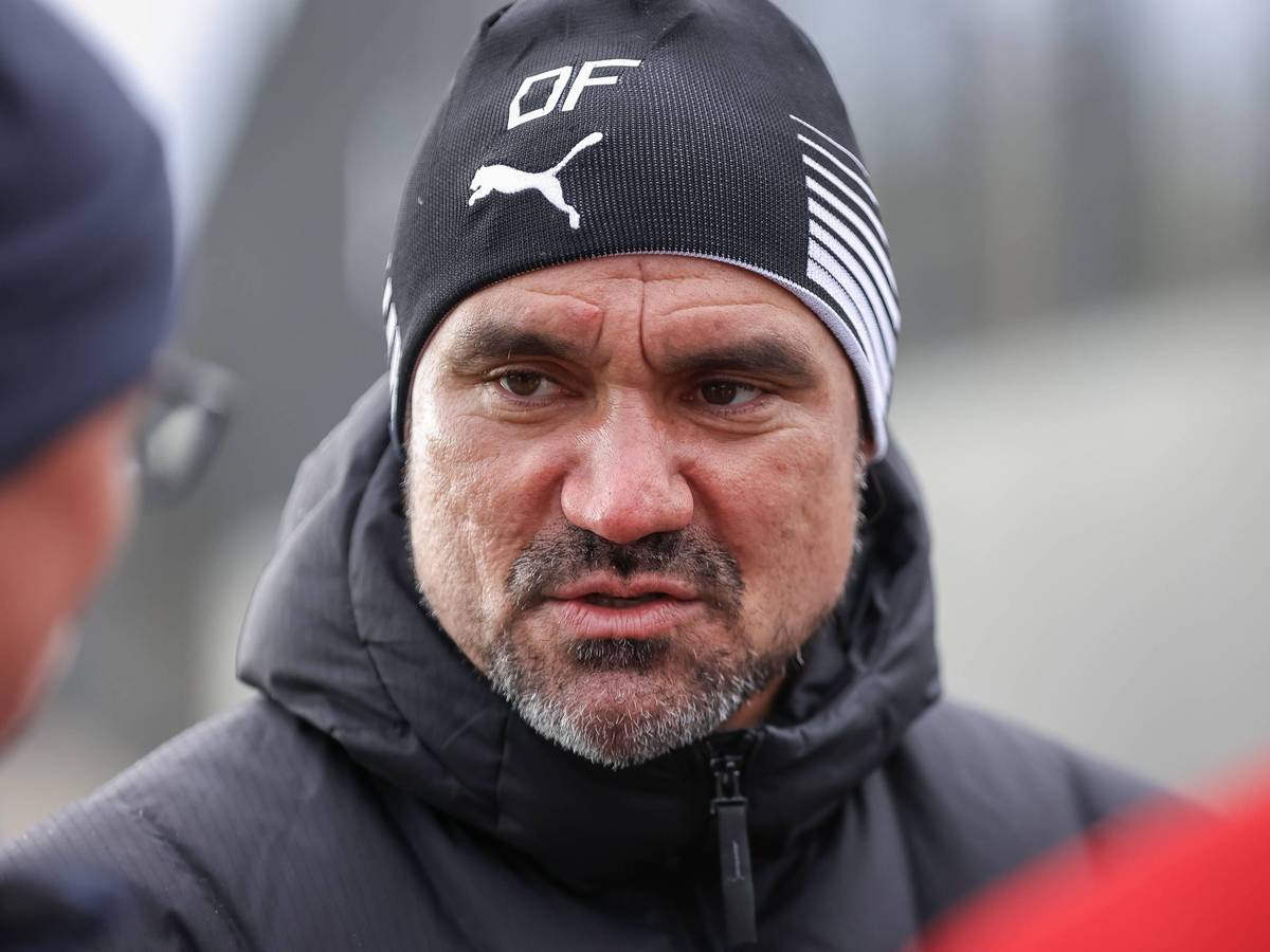 Daniel Farke, Trainer von Borussia Mönchengladbach, am 12. April 2023 nach einer Trainingseinheit der Fohlenelf.