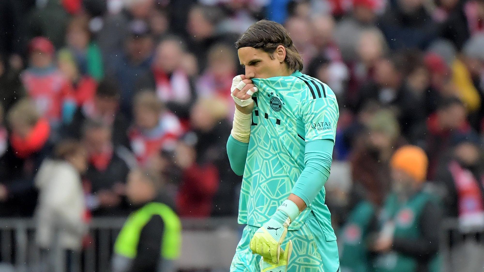 Yann Sommer, Ex-Torwart von Borussia Mönchengladbach, ist nach dem 1:1 vom FC Bayern München gegen die TSG Hoffenheim am 15. April 2023 enttäuscht.