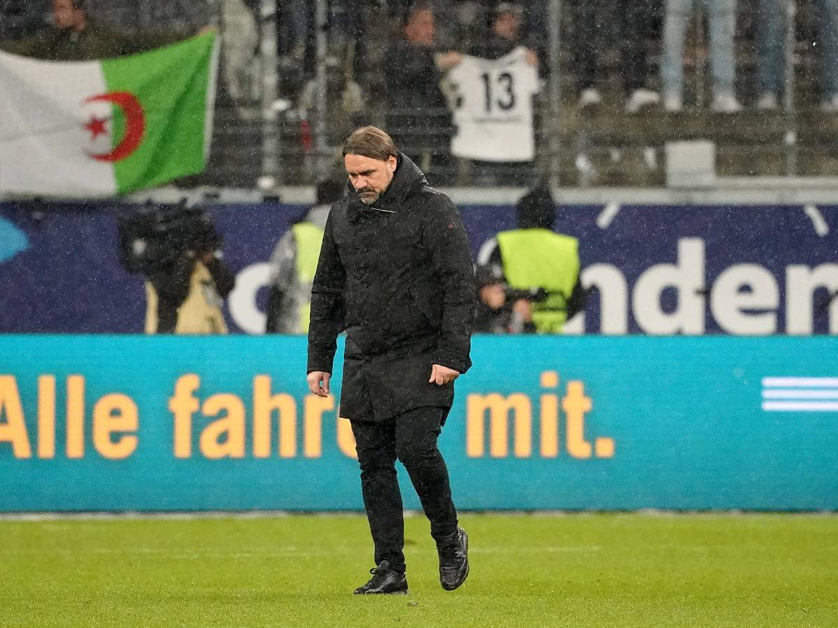 Trainer Daniel Farke von Borussia Mönchengladbach nach dem 1:1 im Bundesligaspiel bei Eintracht Frankfurt am 15. April 2023.