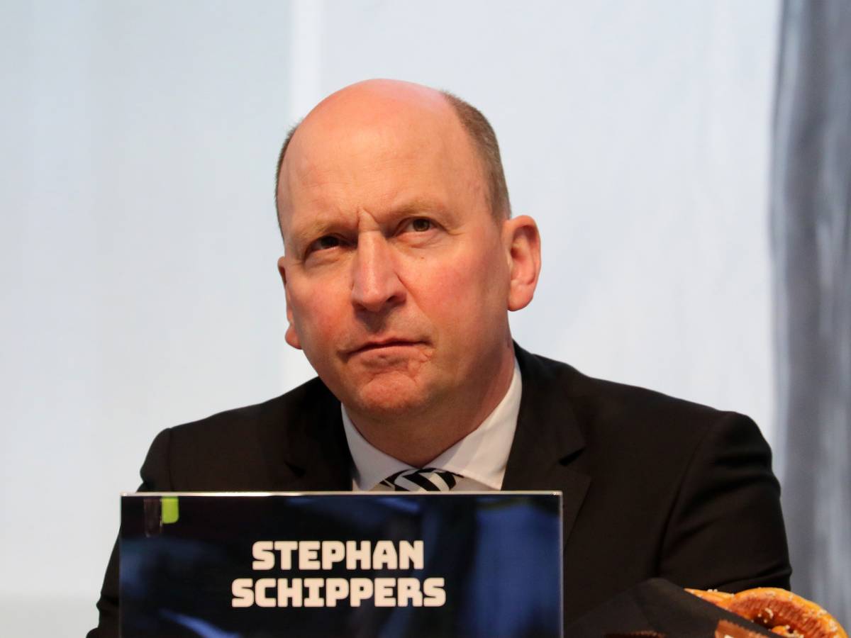 Stephan Schippers, Geschäftsführer von Borussia Mönchengladbach, hat am Montag (17. April 2023) auf der Mitgliederversammlung des Klubs über das negative Geschäftsergebnis für das Jahr 2022 gesprochen.
