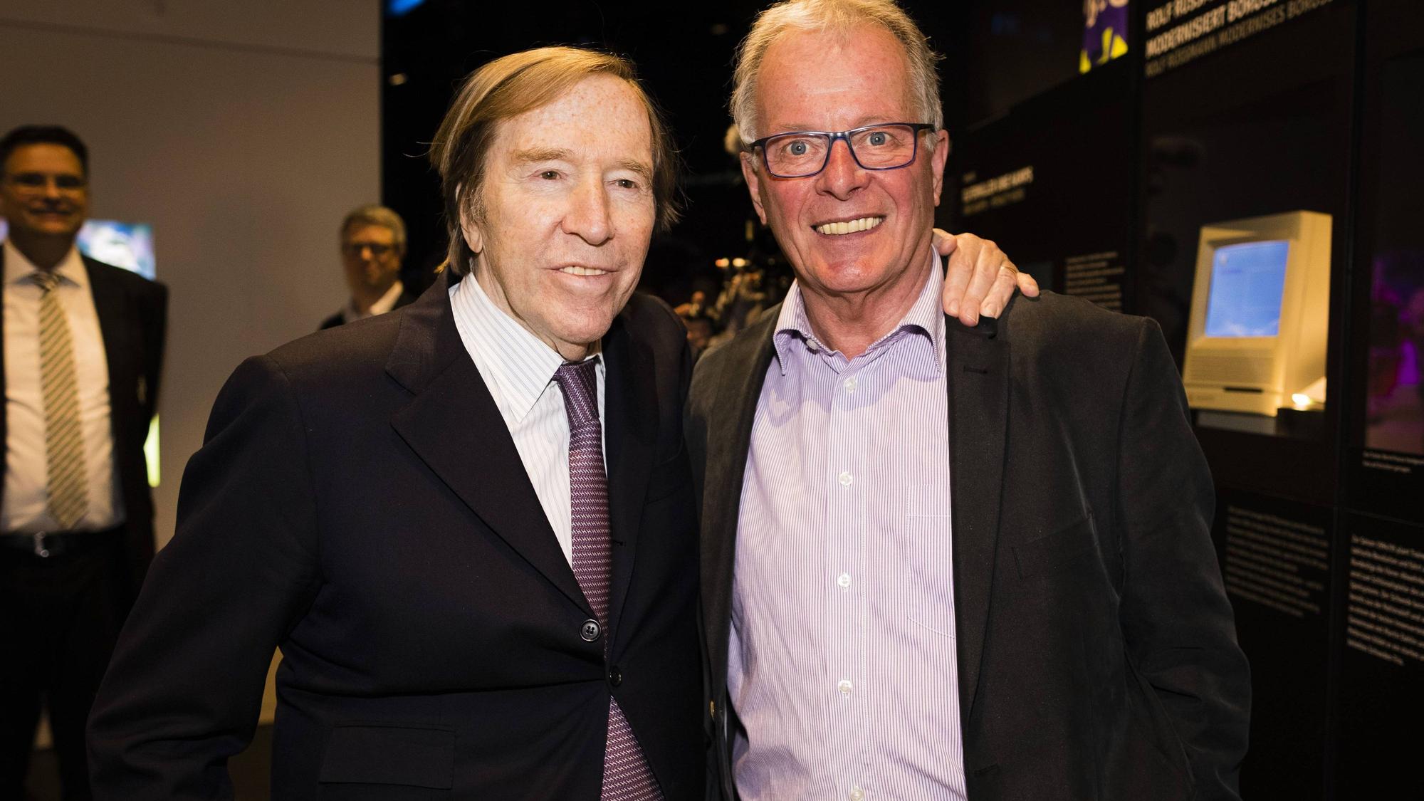 Günter Netzer und Herbert „Hacki“ Wimmer, hier am 3. Mai 2019 bei der Eröffnung der Fohlenwelt, wurden auf der Mitgliederversammlung von Borussia Mönchengladbach am Montag (17. April 2023) zu Ehrenmitgliedern ernannt.
