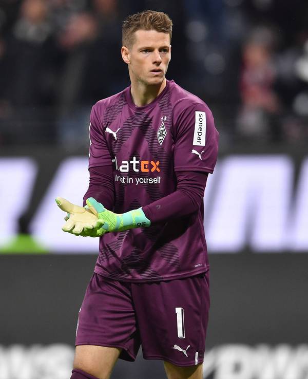 Jonas Omlin, Keeper von Borussia Mönchengladbach, hier am 15. April 2023 beim Auswärtsspiel in Frankfurt.